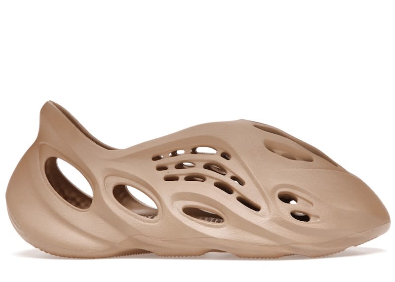 https://res.cloudinary.com/dlqdbsx2k/image/upload/v1771279194/adidas-Yeezy-Foam-RNNR-Ochre-Product_tr6v6k.jpg