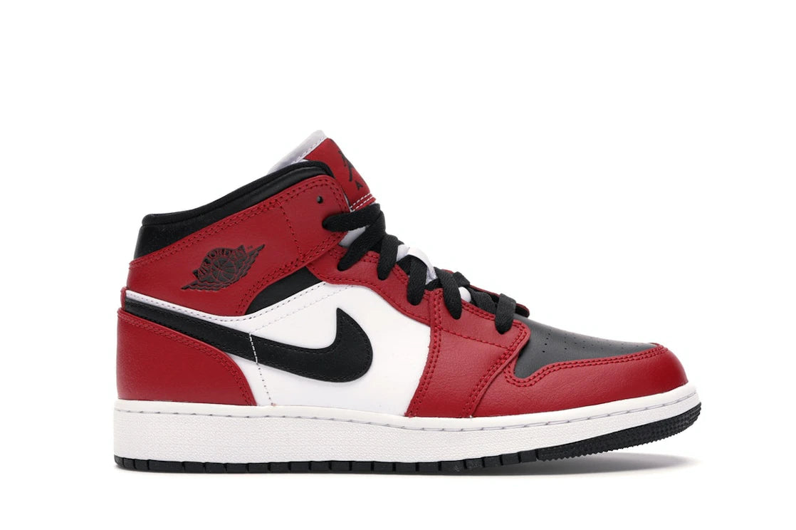 SP16320 Air Jordan 1 Mid GS 'Chicago Black Toe'