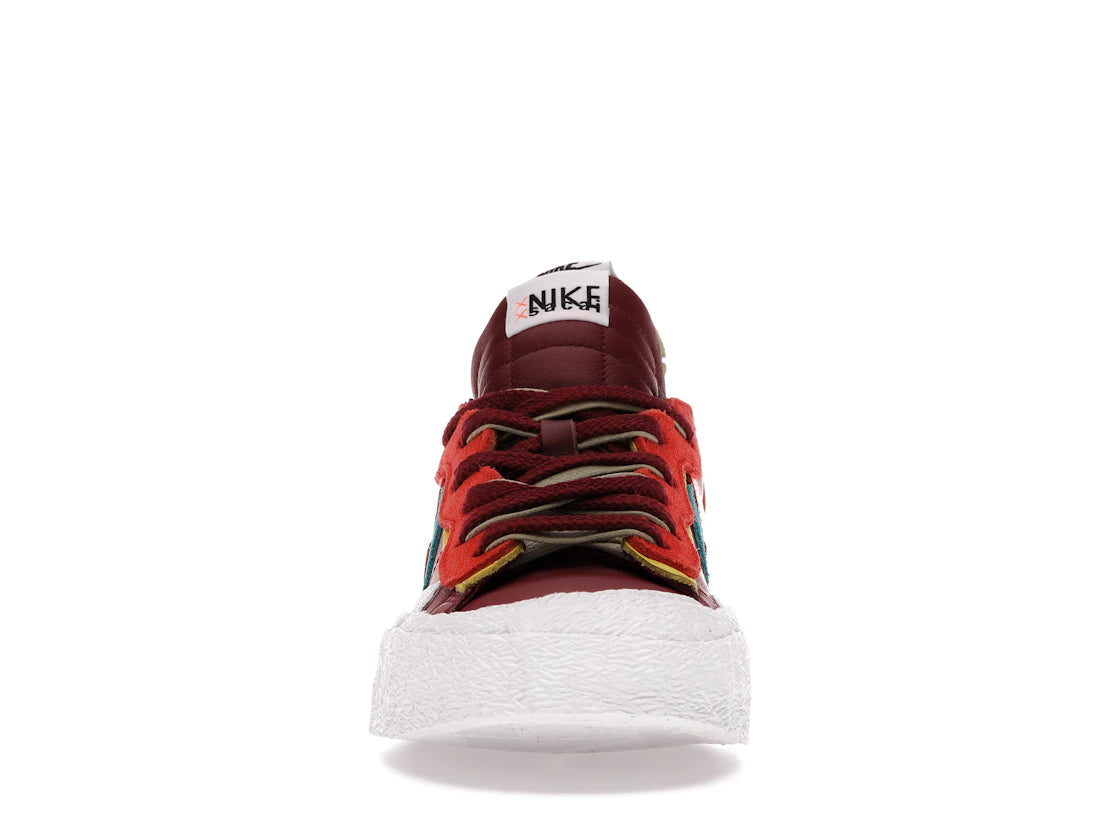 440500 KAWS x sacai x Blazer Low 'Team Red'