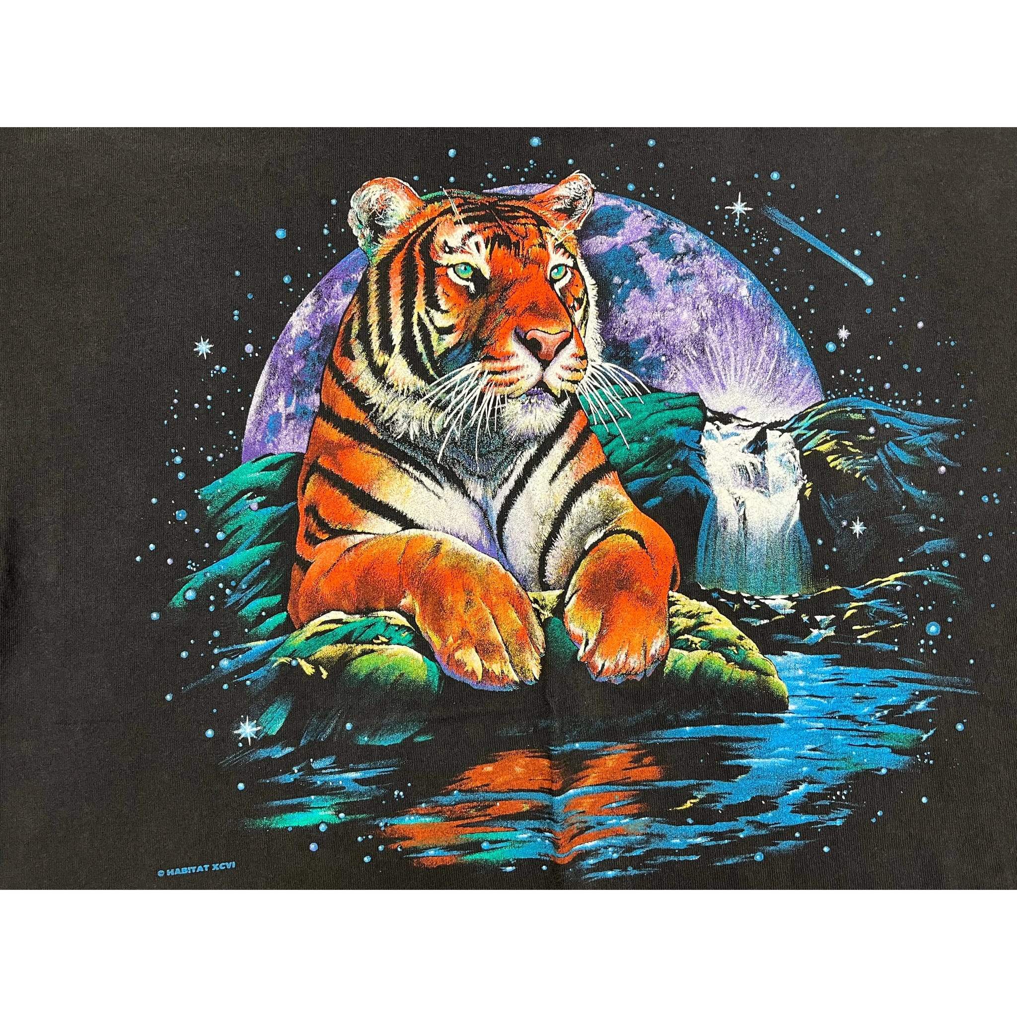 271372 (90s) Tiger Wildlife Waterfall T-Shirt