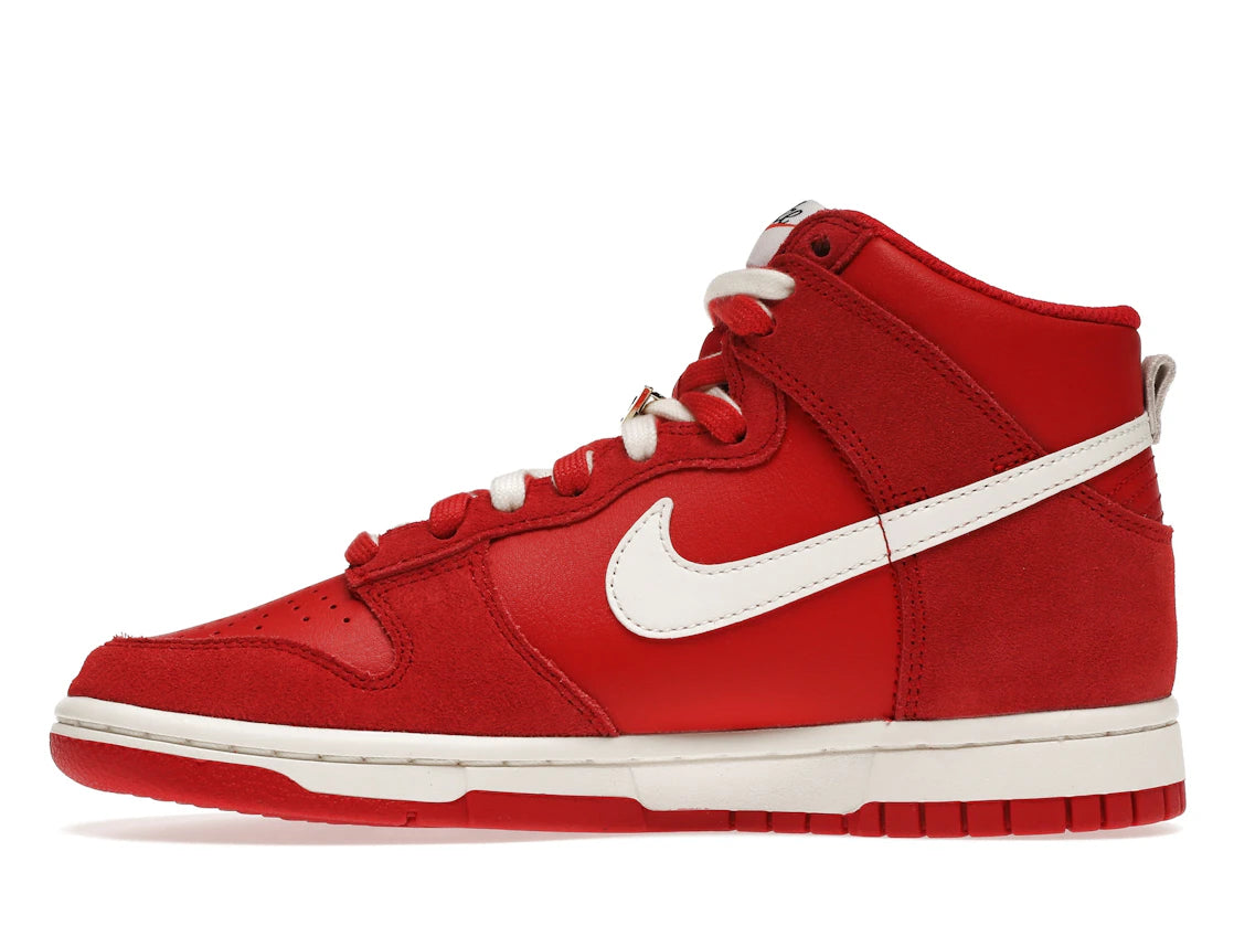 SP14474 Dunk High SE First Use Pack - University Red