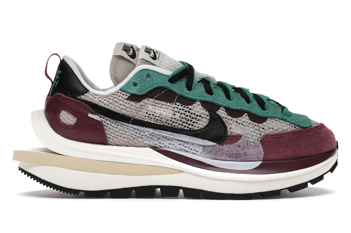 SP14503 Nike Vaporwaffle sacai Villain Red Neptune Green