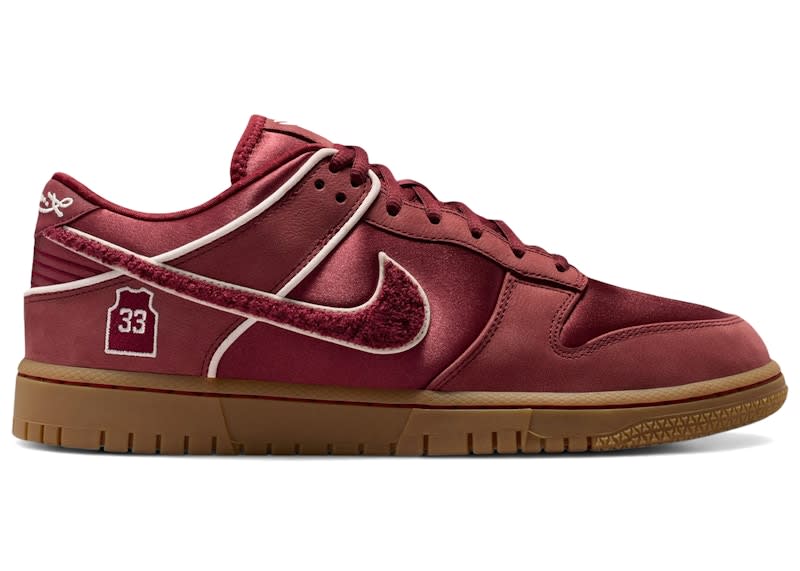 https://res.cloudinary.com/dlqdbsx2k/image/upload/v1783976604/nike-dunk-low-protro-kobe-bryant-lower-merion-away_esjtkj.jpg