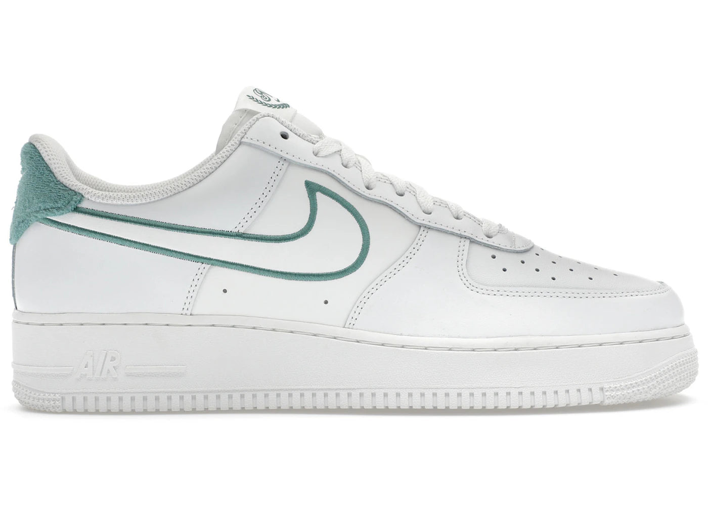 424612 Nike Air Force 1 Low Resort and Sport