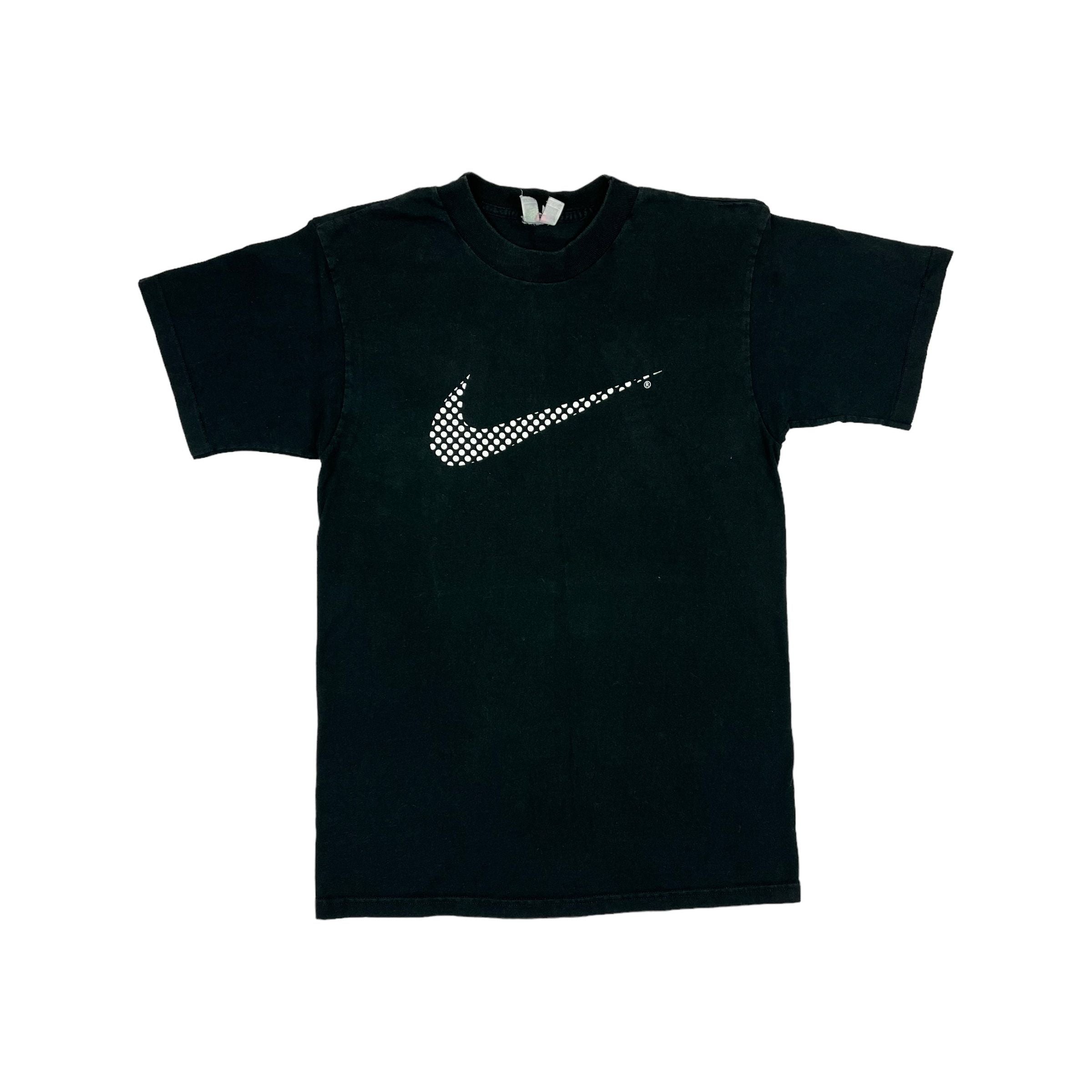 267915 (90s) Nike Polka Dot Swoosh Bootleg T-Shirt