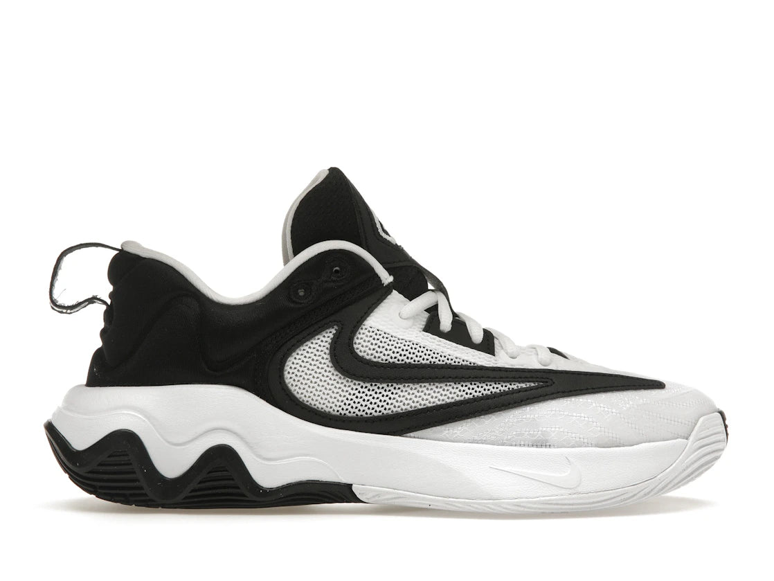 824811 Nike Giannis Immortality 3 Oreo