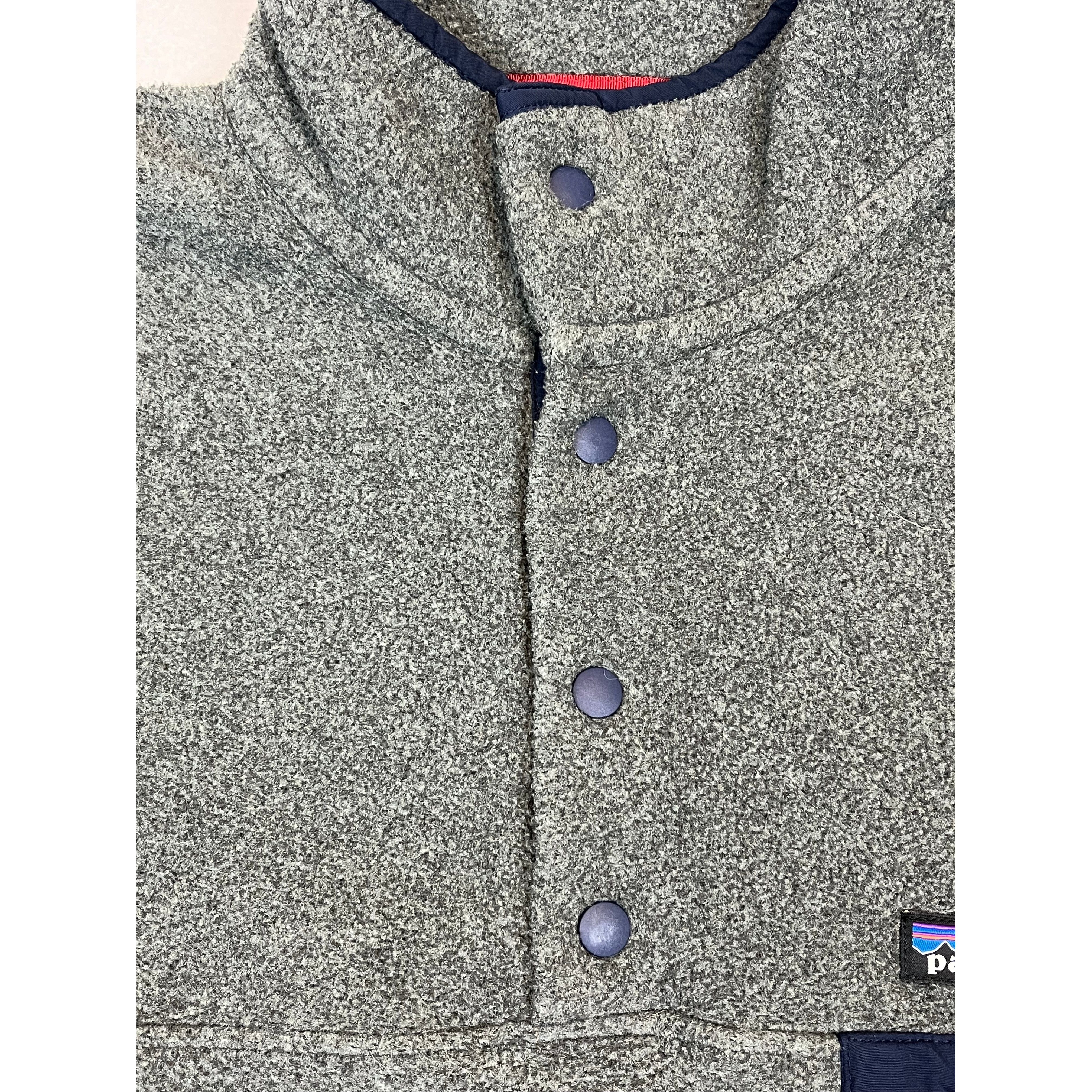 268216 (modern) Patagonia Synchilla Gray Snap Fleece