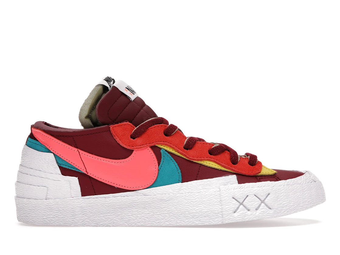 440500 KAWS x sacai x Blazer Low 'Team Red'