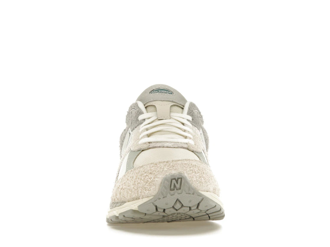 786747 New Balance 2002R Linen