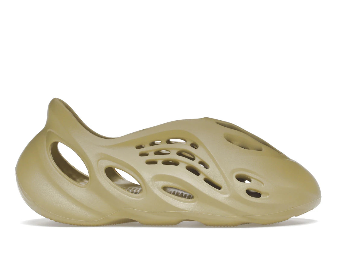 312195 adidas Yeezy Foam RNNR Sulfur