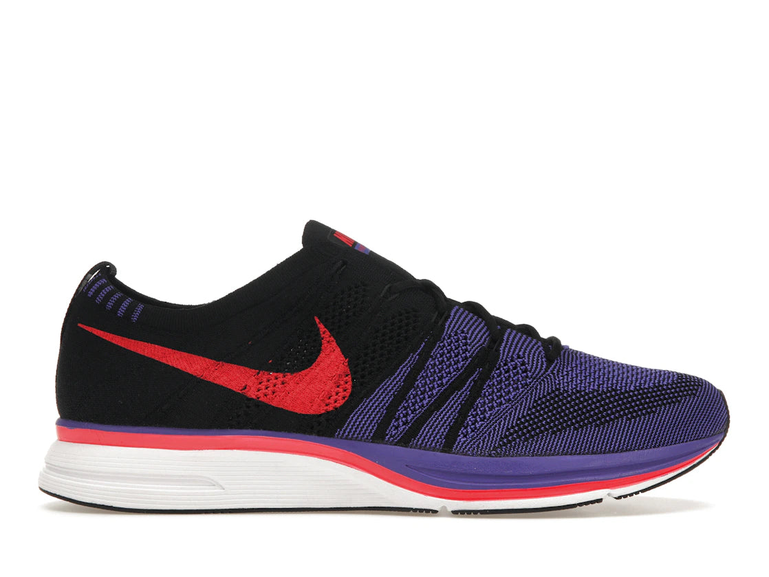 780529 Nike Flyknit Trainer Siren Red Persian Violet