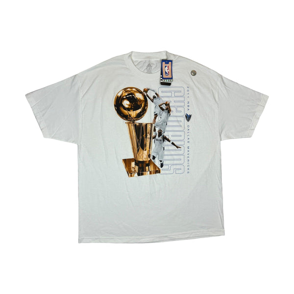 (2011) Dallas Mavericks NBA Champions Trophy T-Shirt w/ Tags