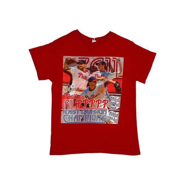 (2011) Philadelphia Phillies NL East Champs Parking Lot Players T-Shirt