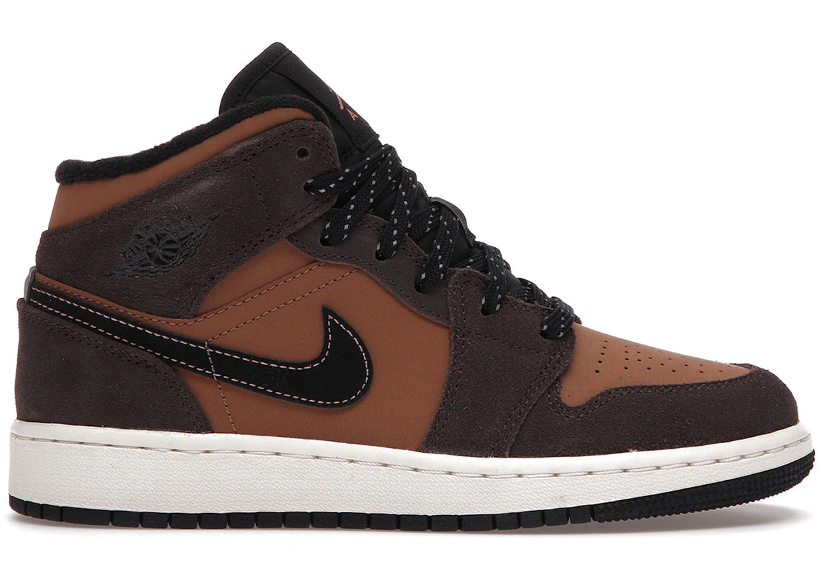 https://images.stockx.com/images/Air-Jordan-1-Mid-SE-Earth-Tone-GS-Product.jpg?fit=fill&bg=FFFFFF&w=700&h=500&fm=webp&auto=compress&q=90&dpr=2&trim=color&updated_at=1738193358