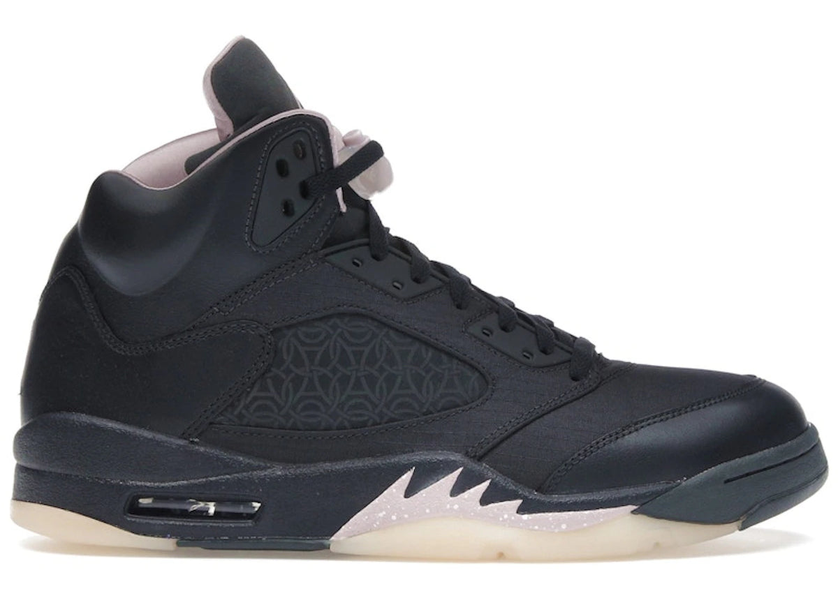https://images.stockx.com/images/Air-Jordan-5-Retro-PSG-Paris-Saint-Germain-Off-Noir-Product.jpg?fit=fill&bg=FFFFFF&w=700&h=500&fm=webp&auto=compress&q=90&dpr=2&trim=color&updated_at=1759439301