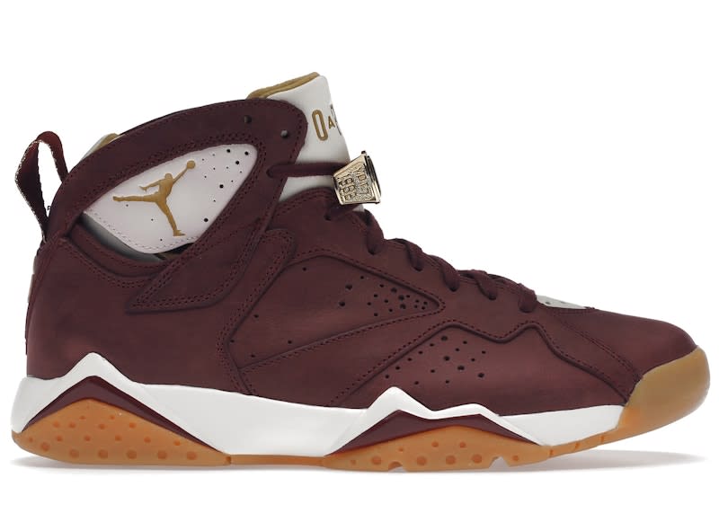 https://res.cloudinary.com/dlqdbsx2k/image/upload/v1776027140/Air-Jordan-7-Retro-Cigar-Product_ukftku.jpg