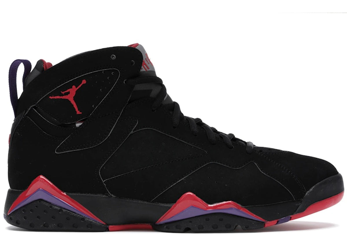 https://images.stockx.com/images/Air-Jordan-7-Retro-Raptors-2012-Product.jpg?fit=fill&bg=FFFFFF&w=700&h=500&fm=webp&auto=compress&q=90&dpr=2&trim=color&updated_at=1738193358