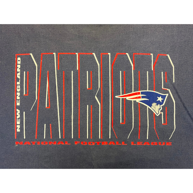 (90s) New England Patriots NFL Faded Majestic T-Shirt