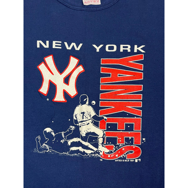 (1991) New York Yankees MLB Baseball 'Sliding into Dirt' T-Shirt