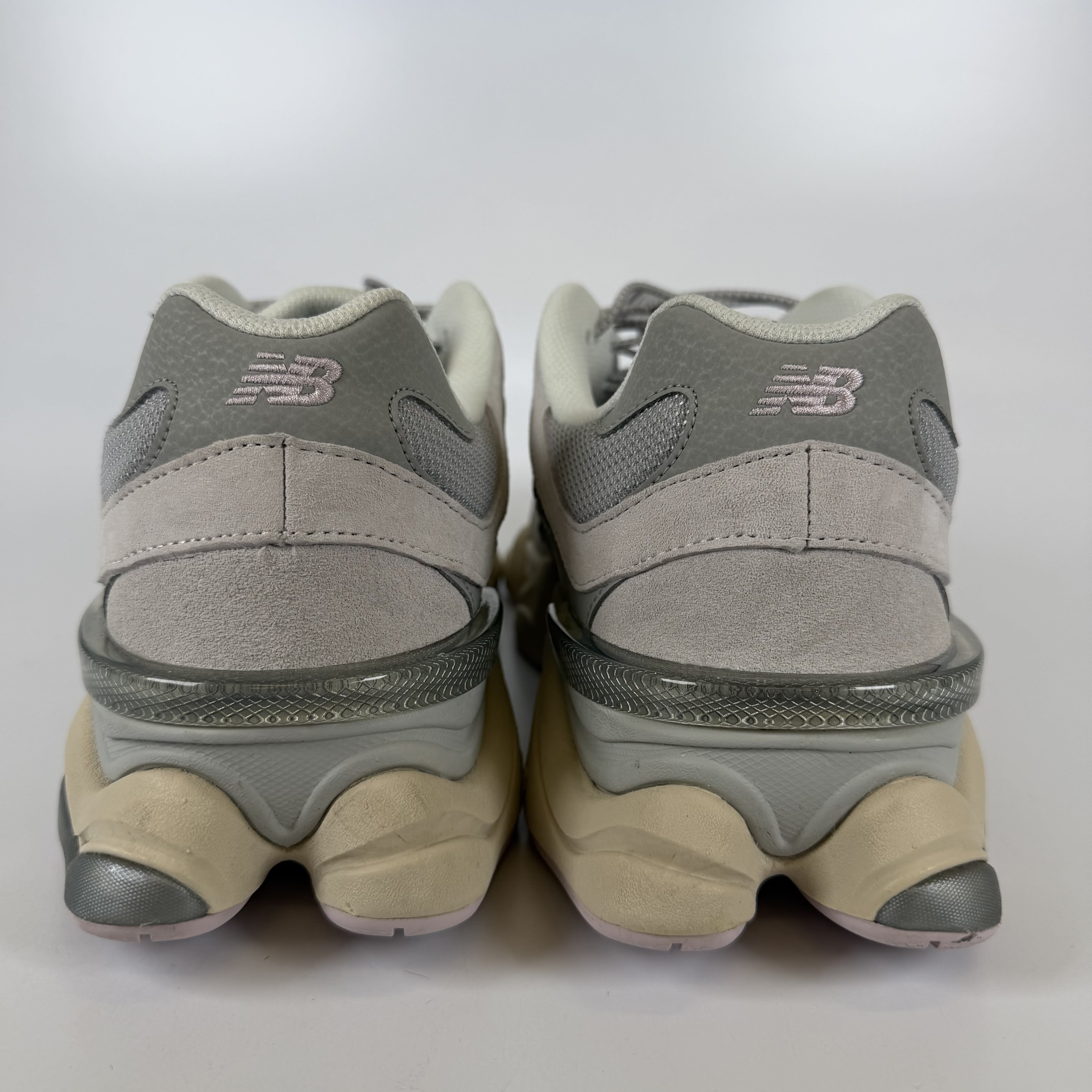 SP2674 New Balance 9060 Grey Lilac