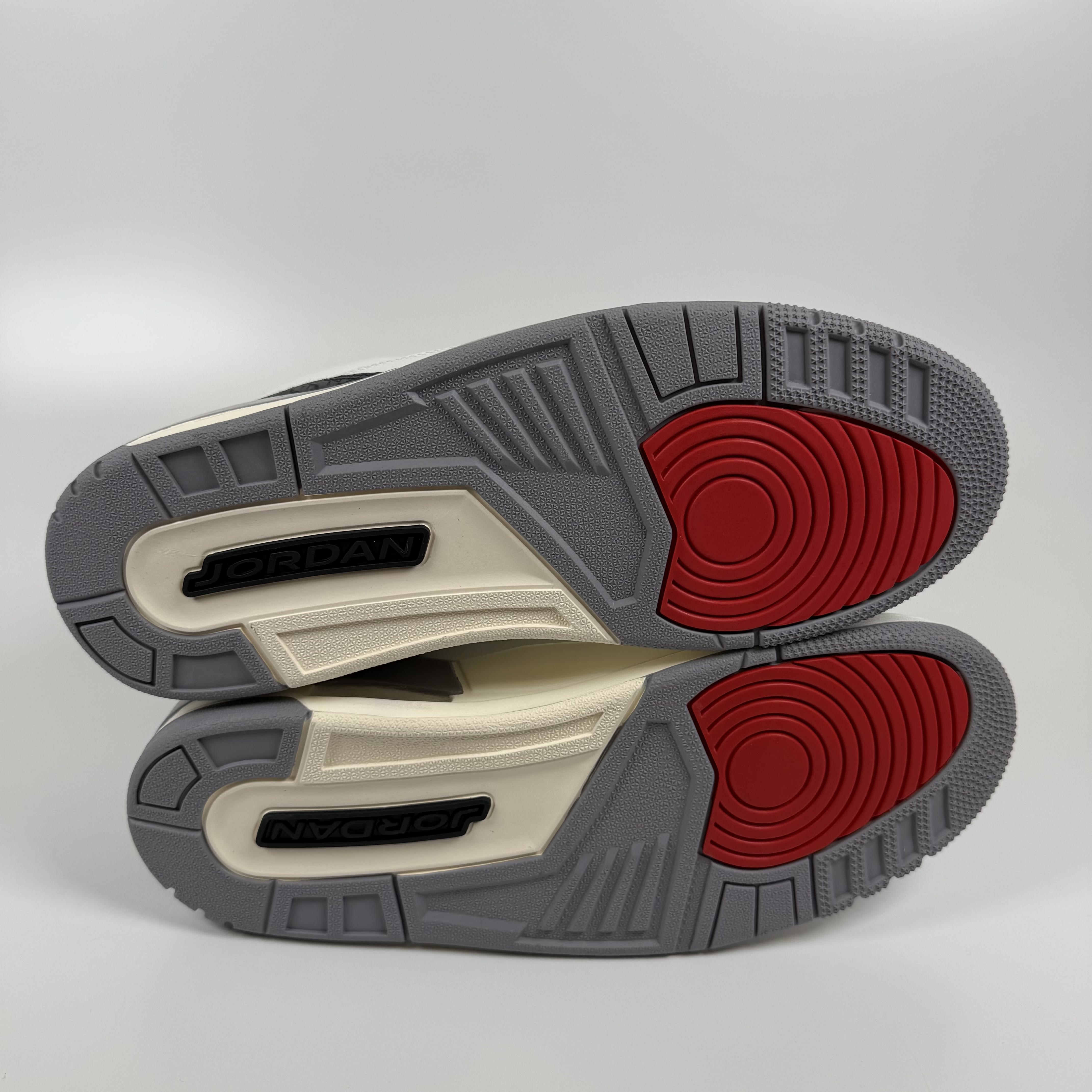339913 Air Jordan 3 Retro 'Cement Grey'