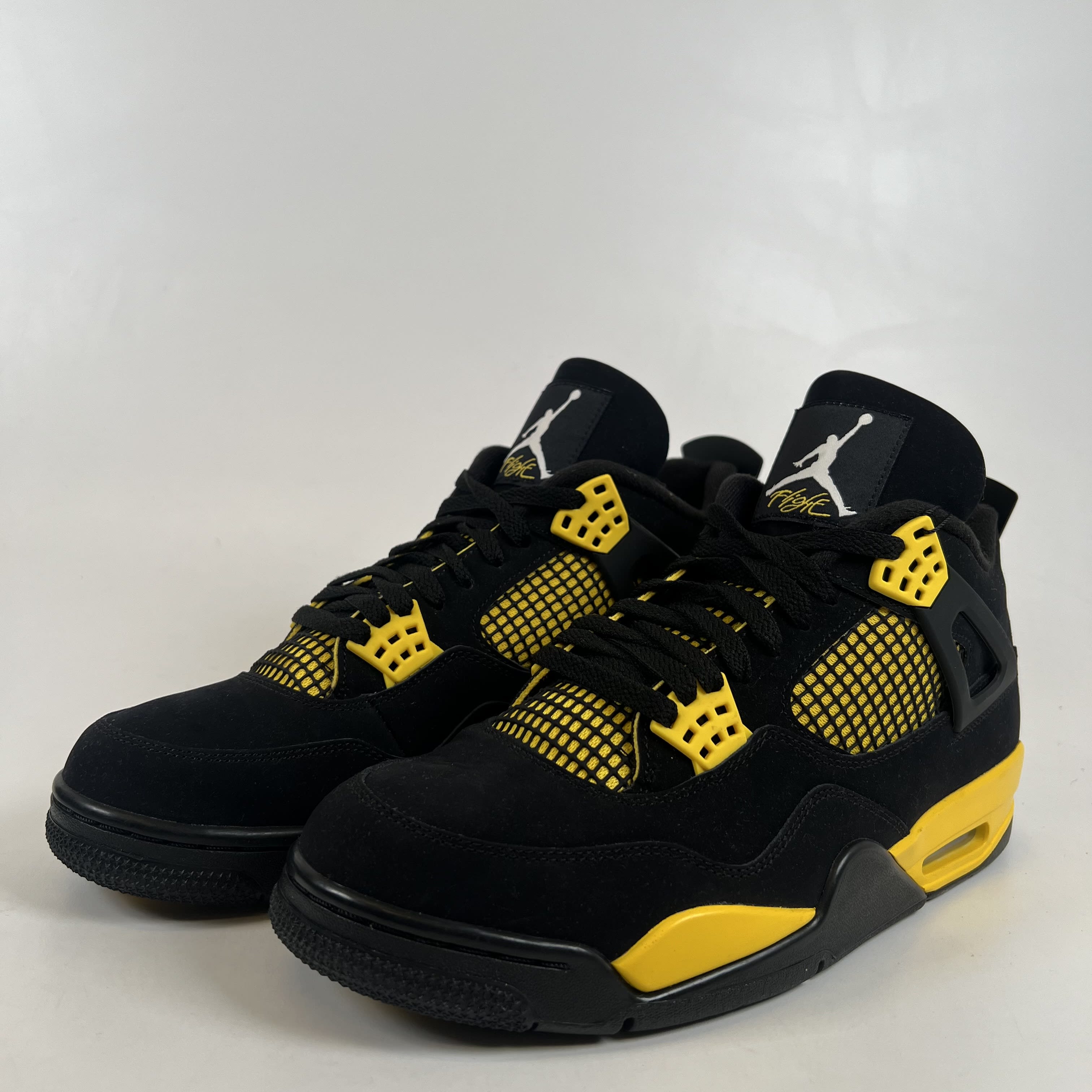 SP10953 Jordan 4 Retro Thunder (2023)