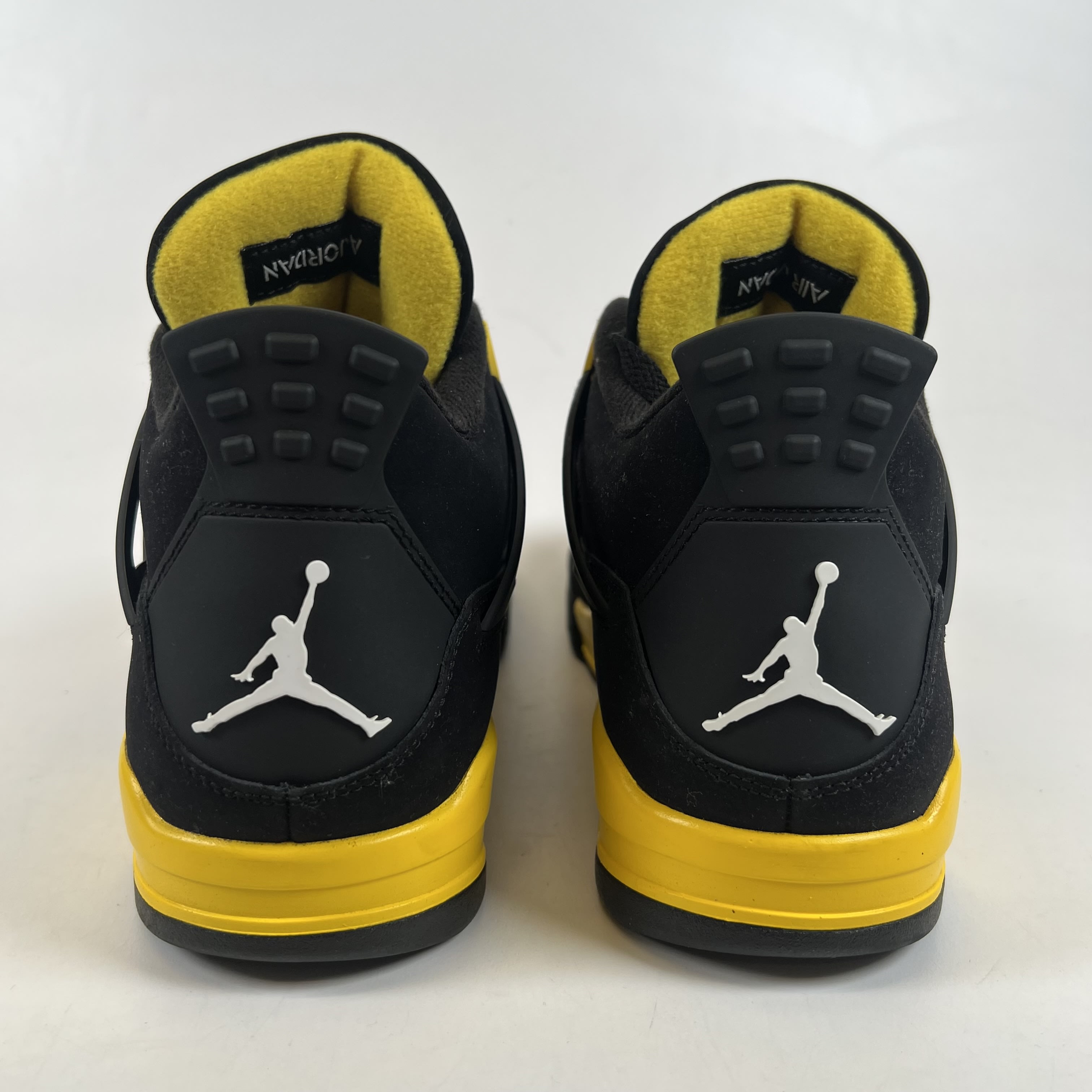 SP10953 Jordan 4 Retro Thunder (2023)