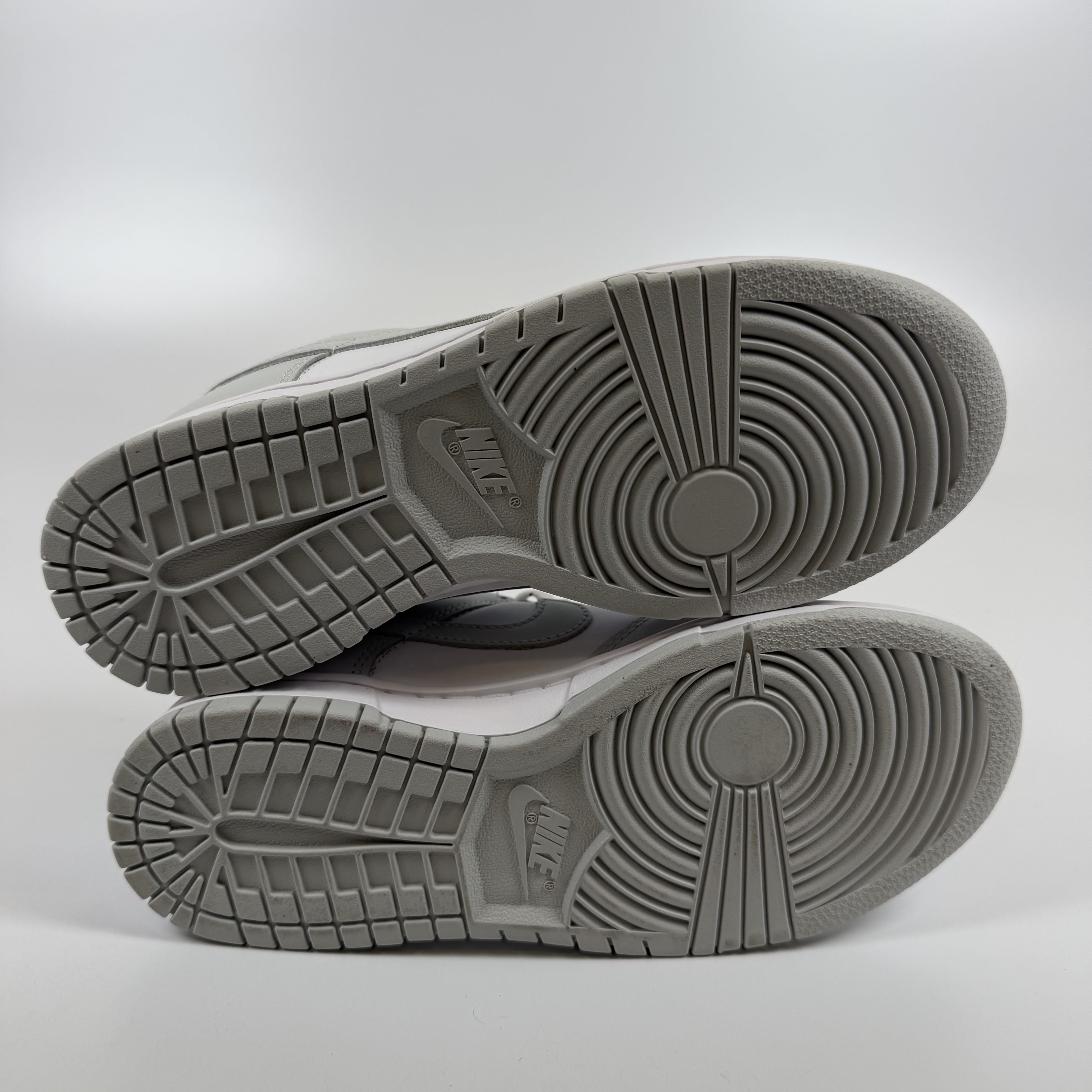 610912 Nike Dunk Low Photon Dust (Women's)