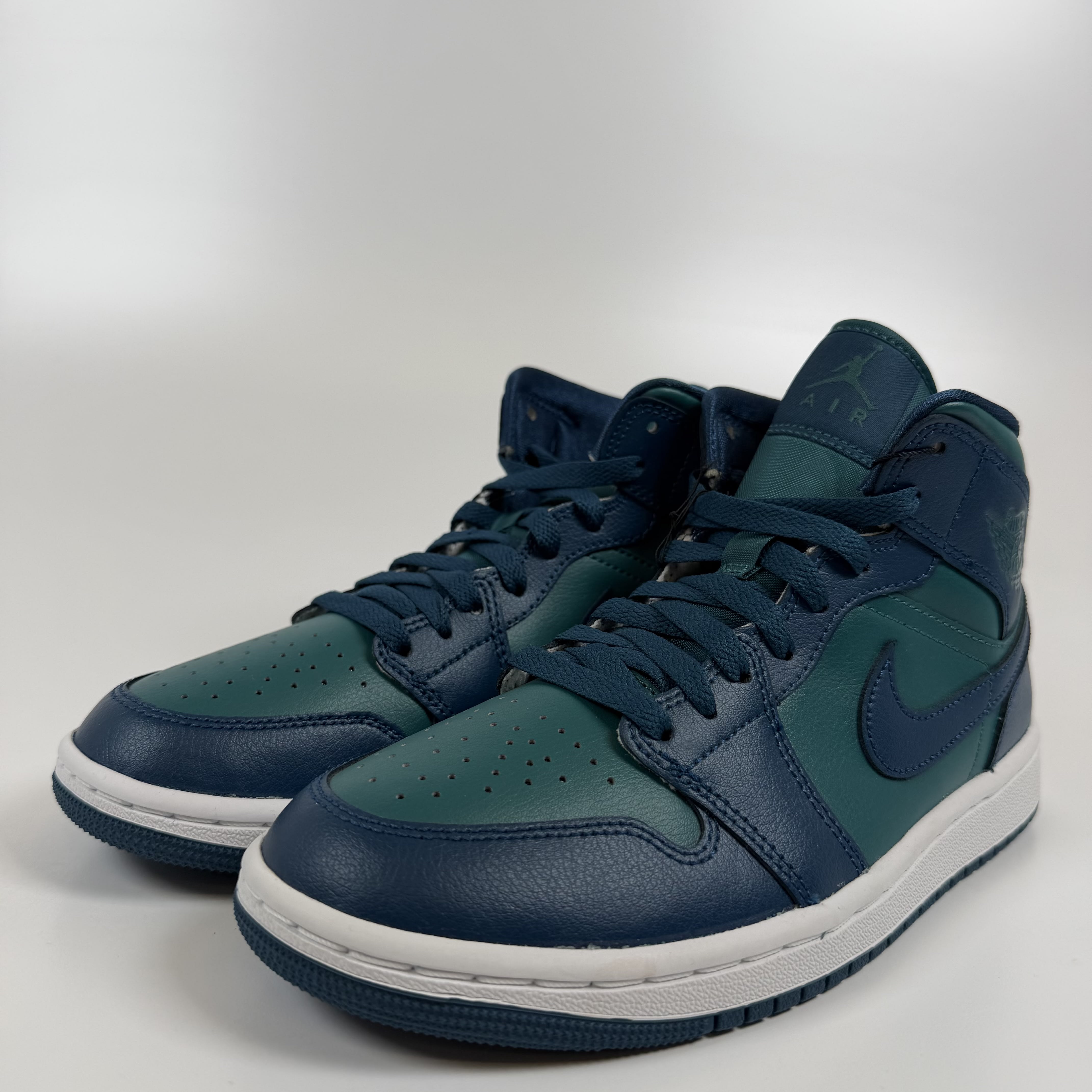 269300 Jordan 1 Mid Teal French Blue (Women's)