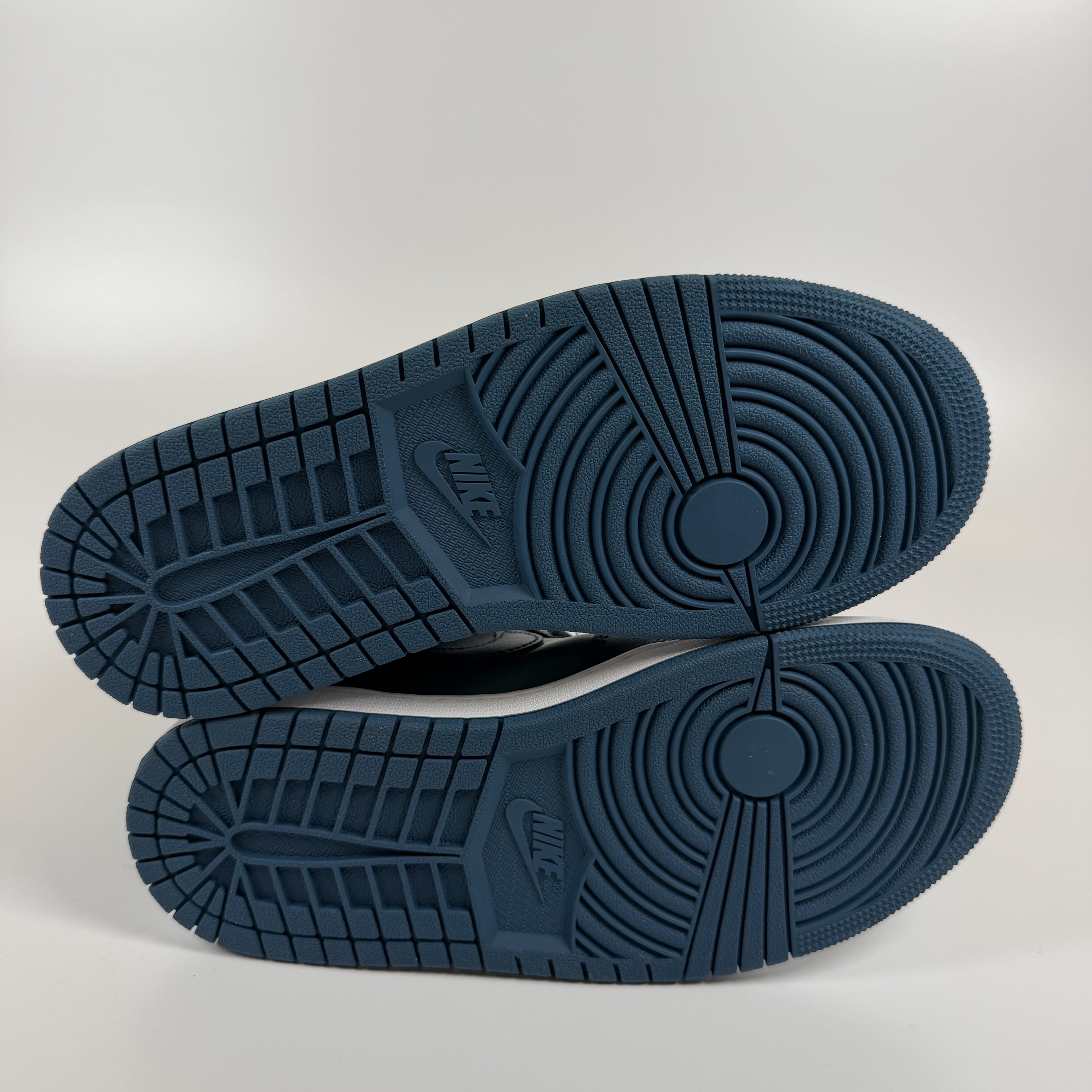 269300 Jordan 1 Mid Teal French Blue (Women's)