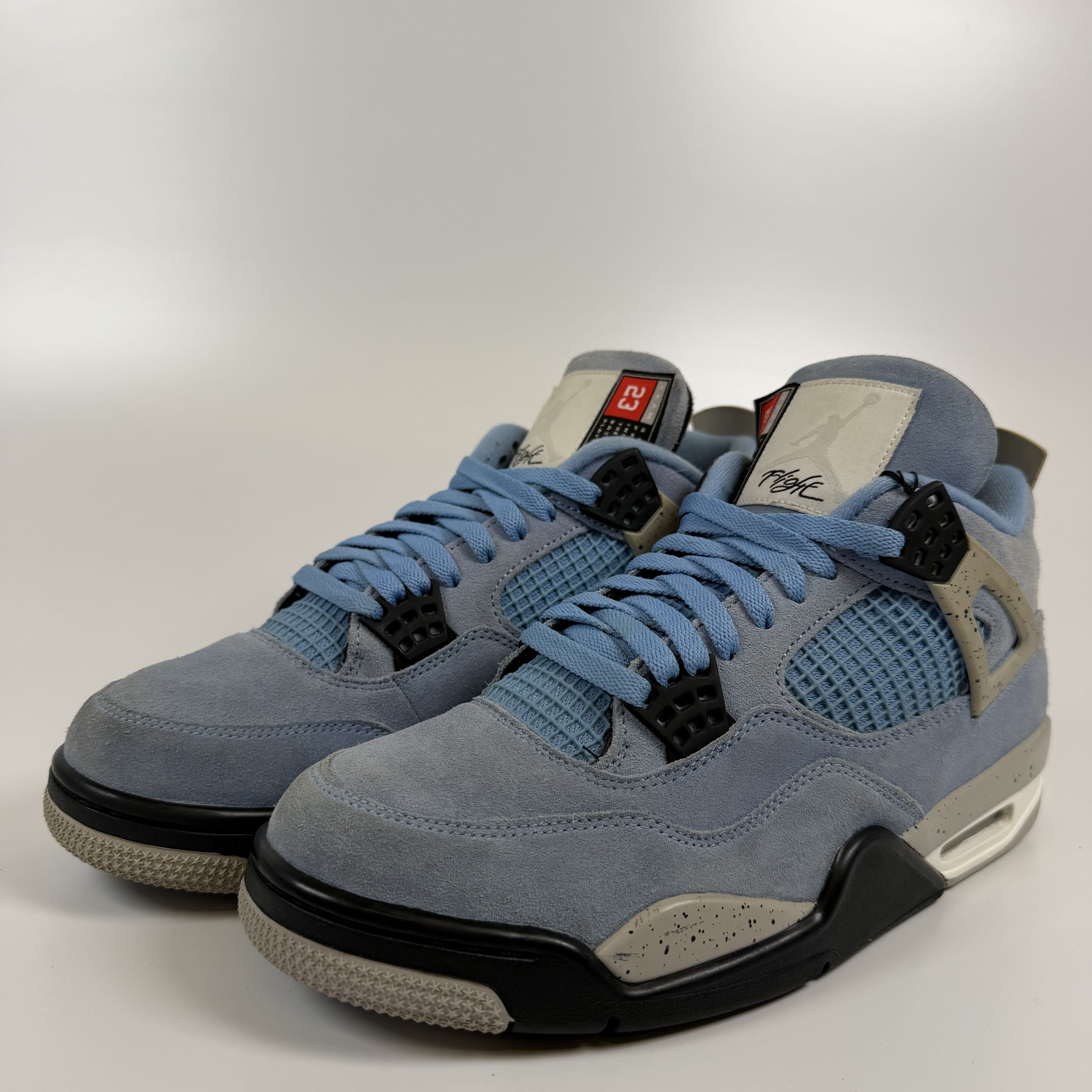 [571588] Jordan 4 Retro University Blue