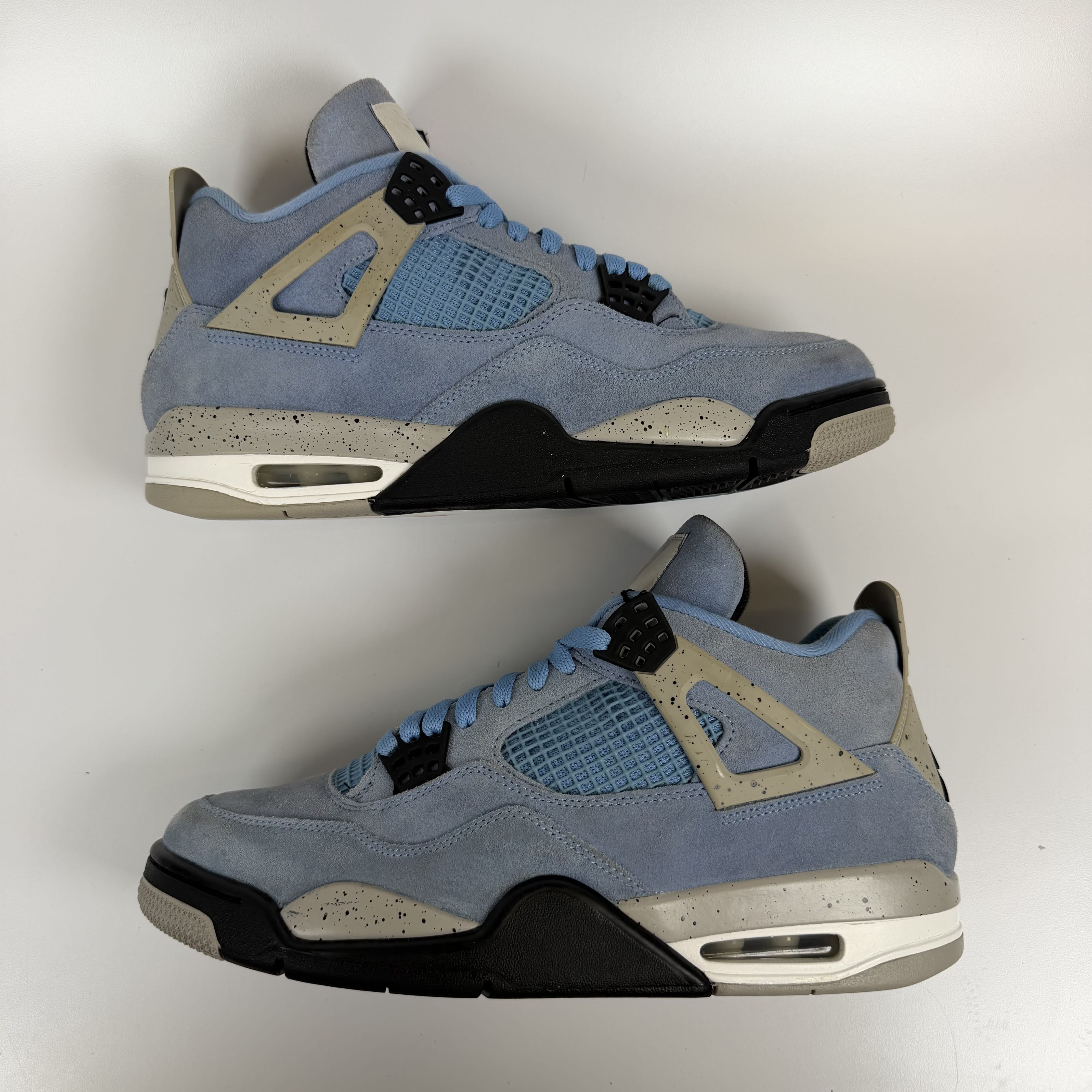 [571588] Jordan 4 Retro University Blue