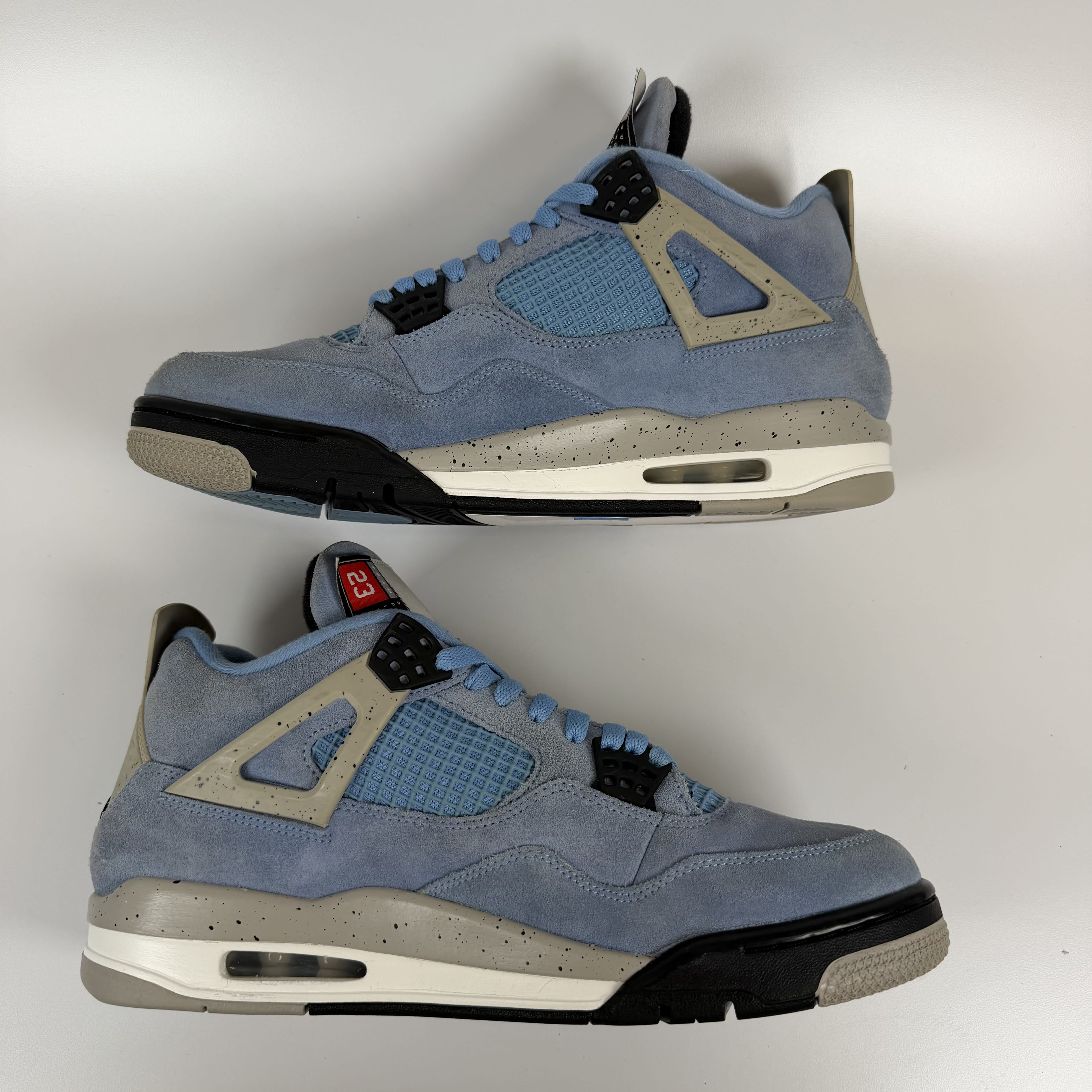 [571588] Jordan 4 Retro University Blue