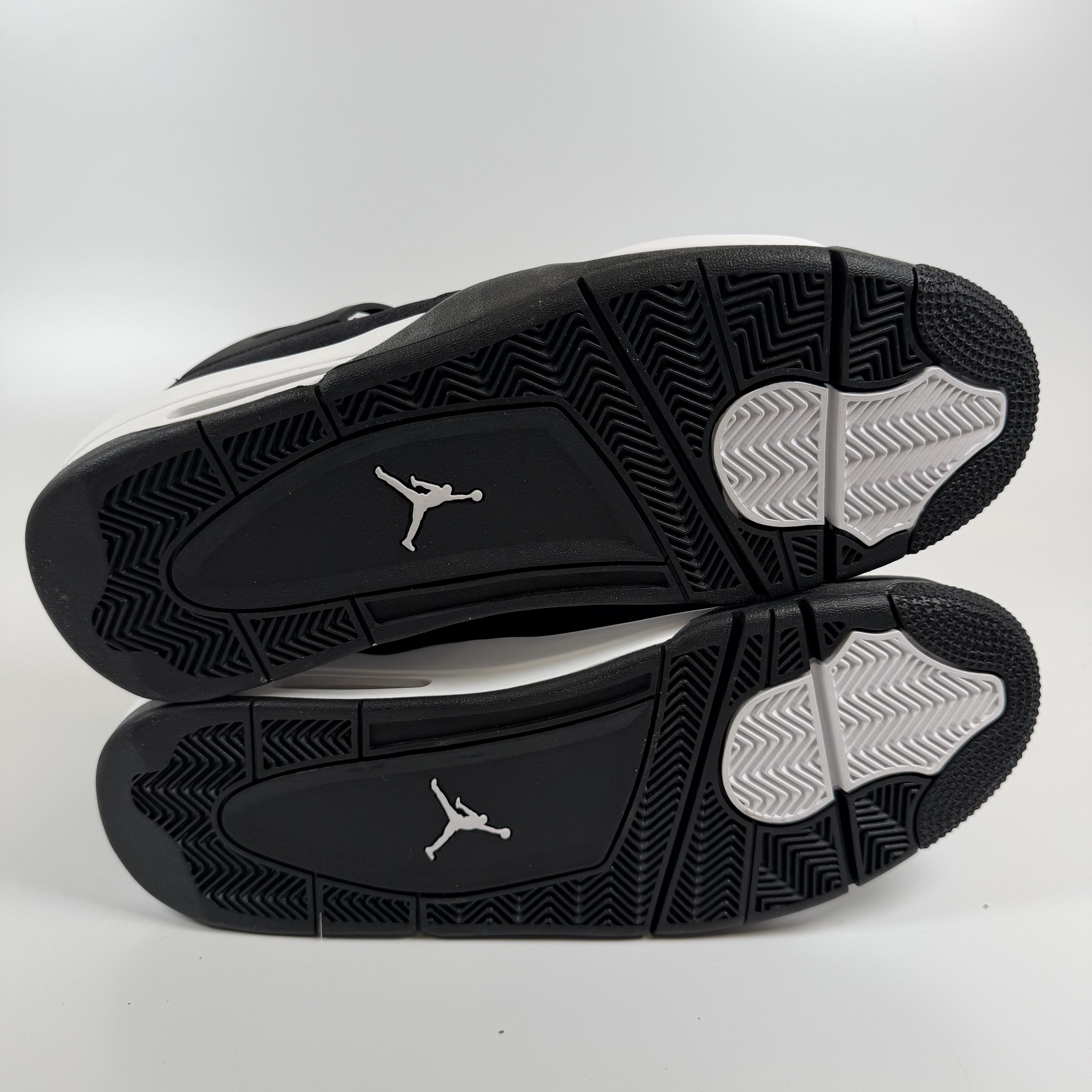 323568 Jordan 4 Retro White Thunder