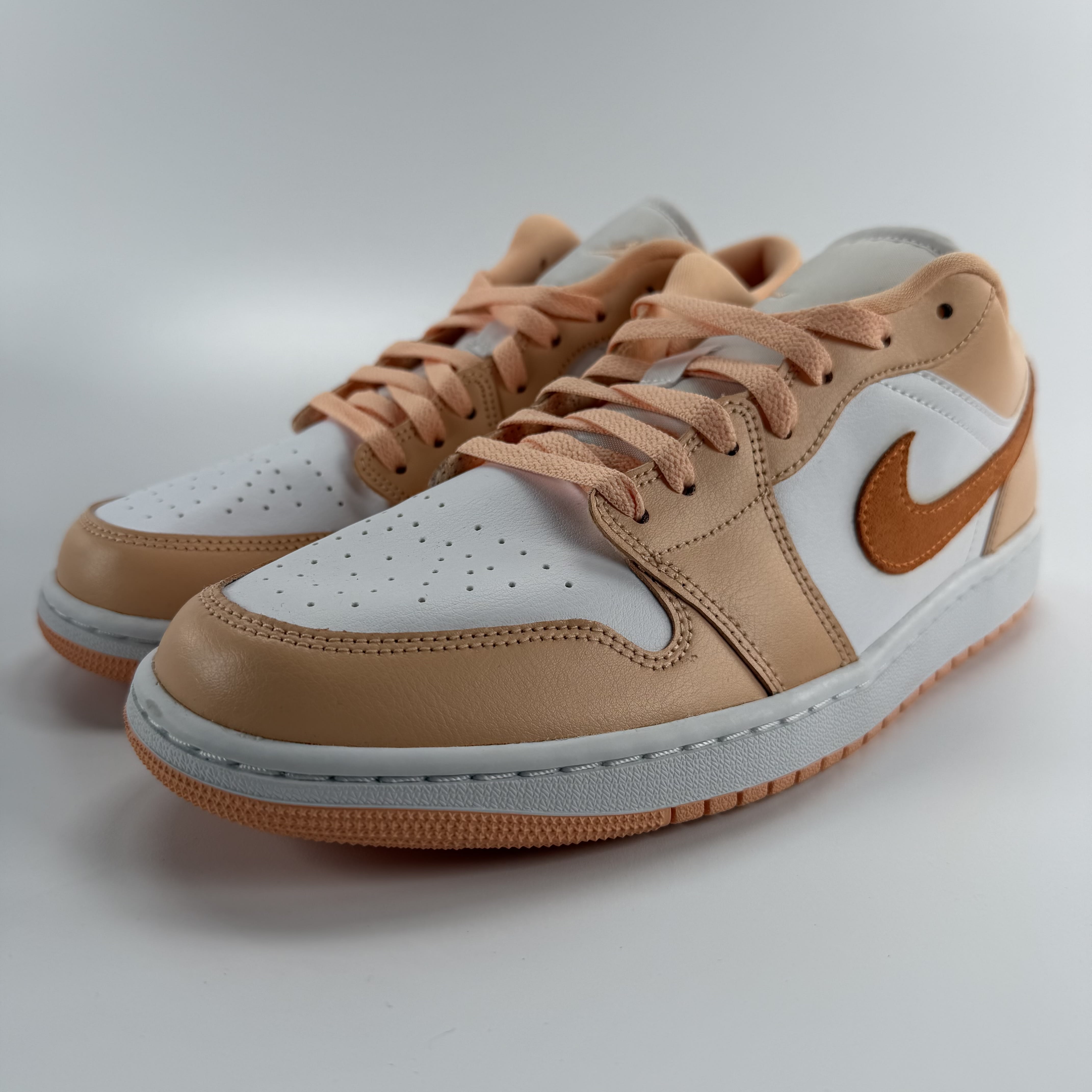 385703 Wmns Air Jordan 1 Low 'Sunset Haze'