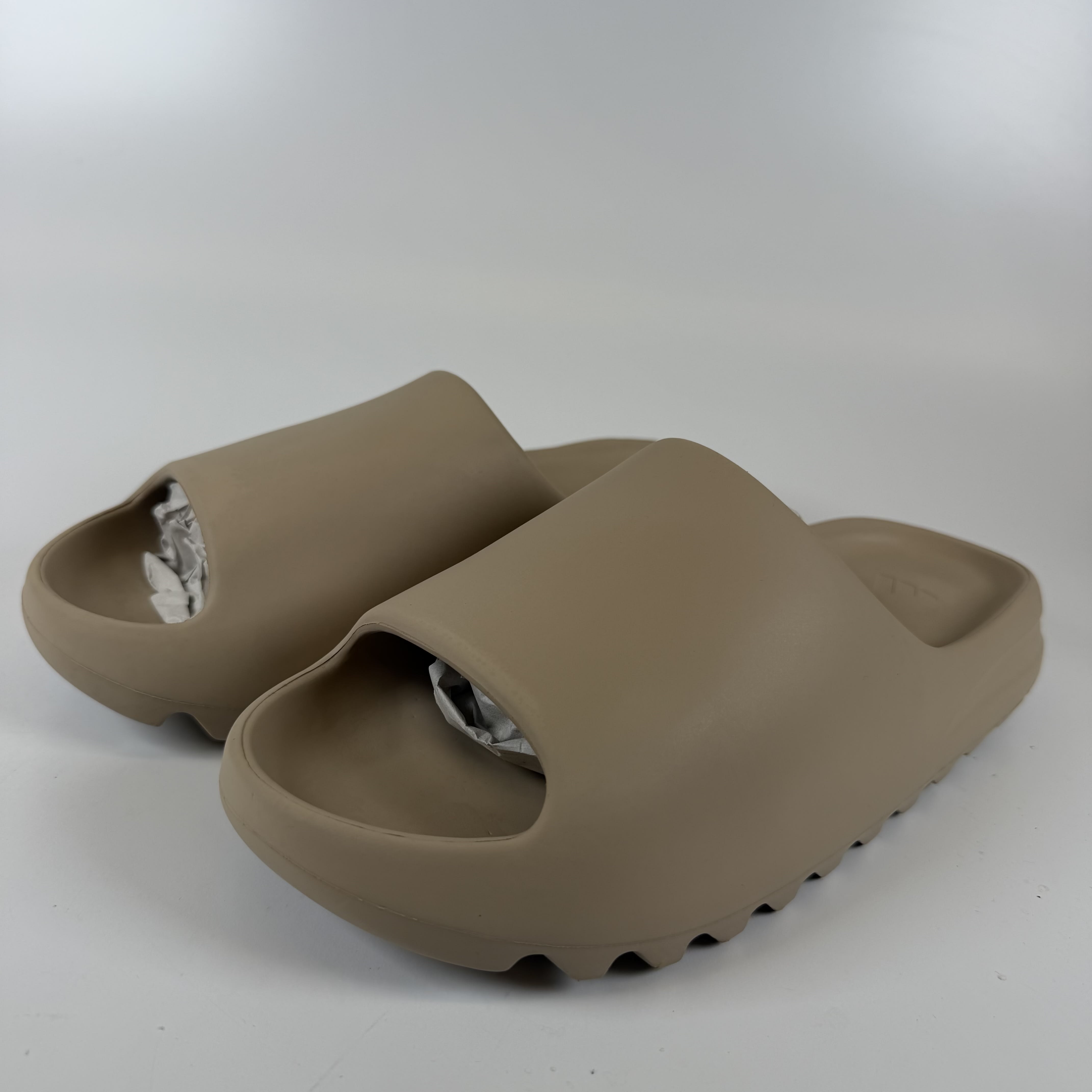 SP5636 adidas Yeezy Slide Pure (First Release)