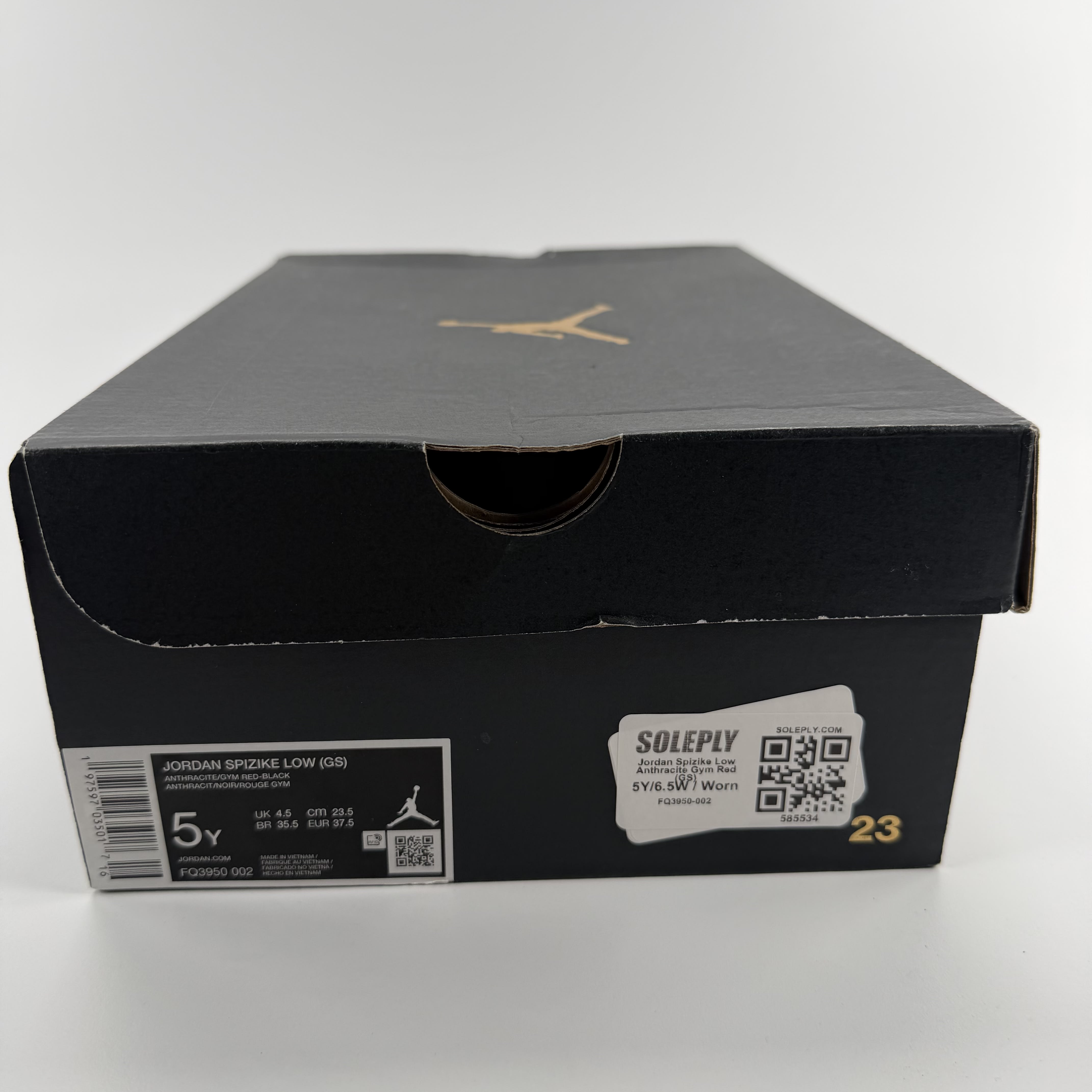 585534 Jordan Spizike Low Anthracite Gym Red (GS)