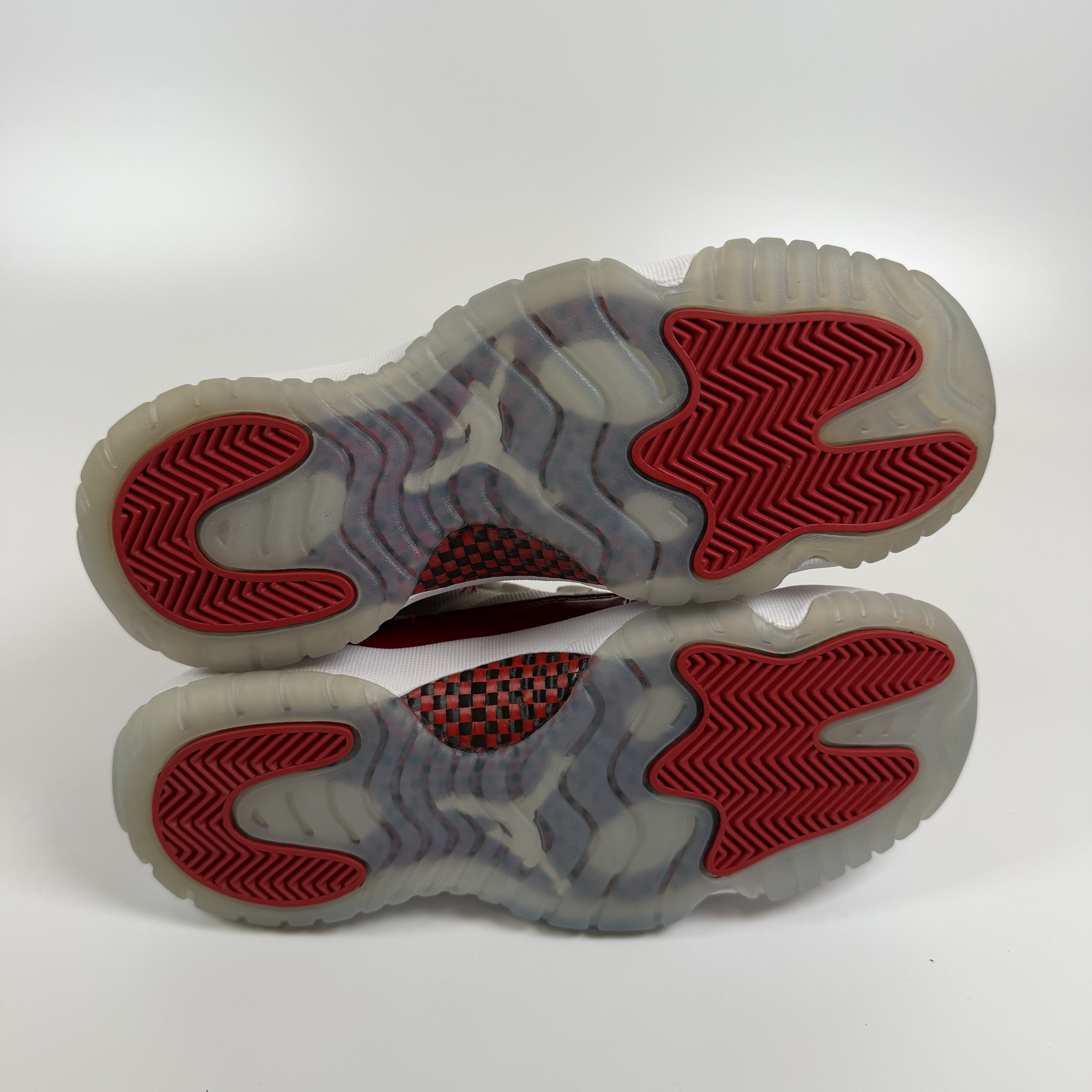 646894 Jordan 11 Retro Cherry (2022) (GS)