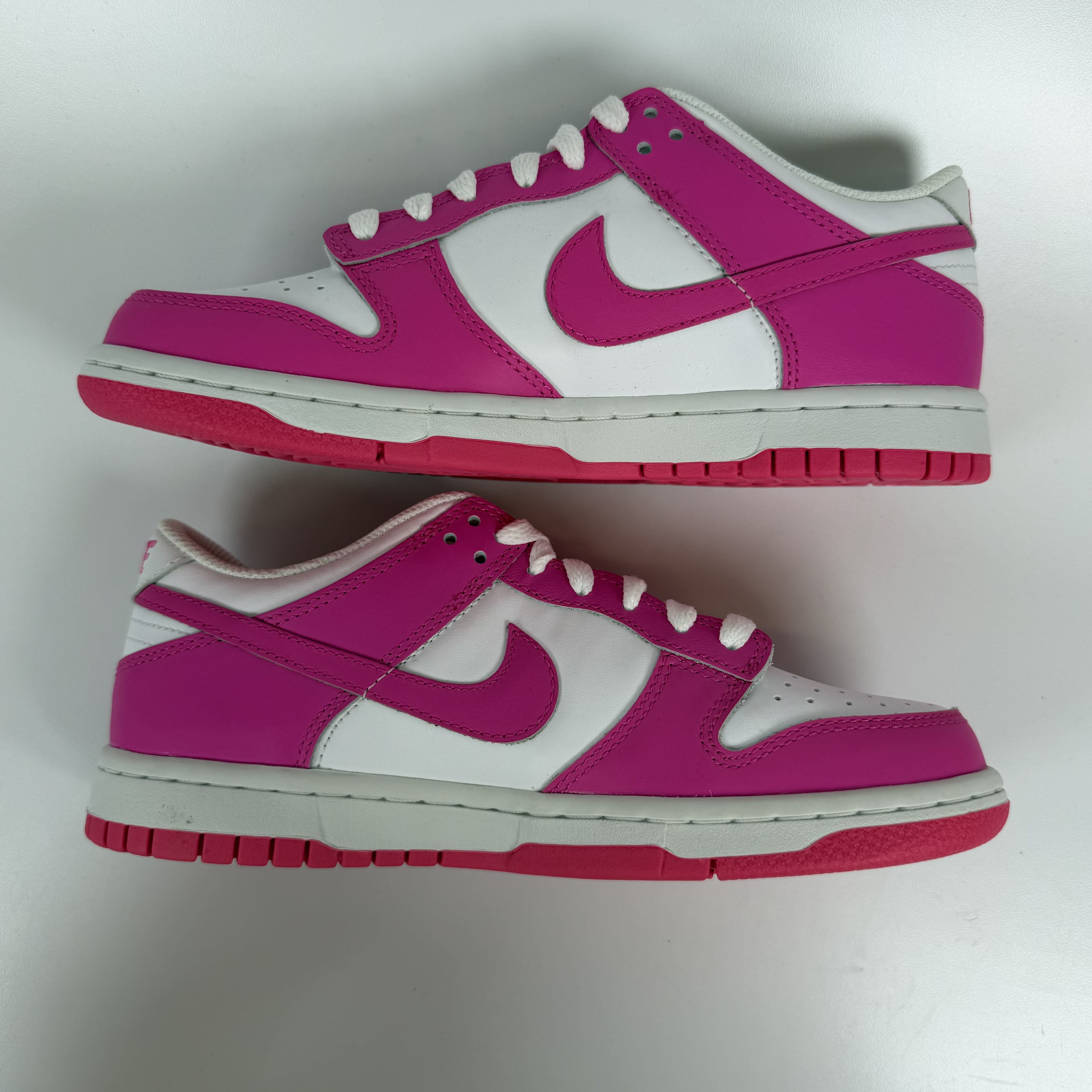 269387 Nike Dunk Low Laser Fuchsia (GS)
