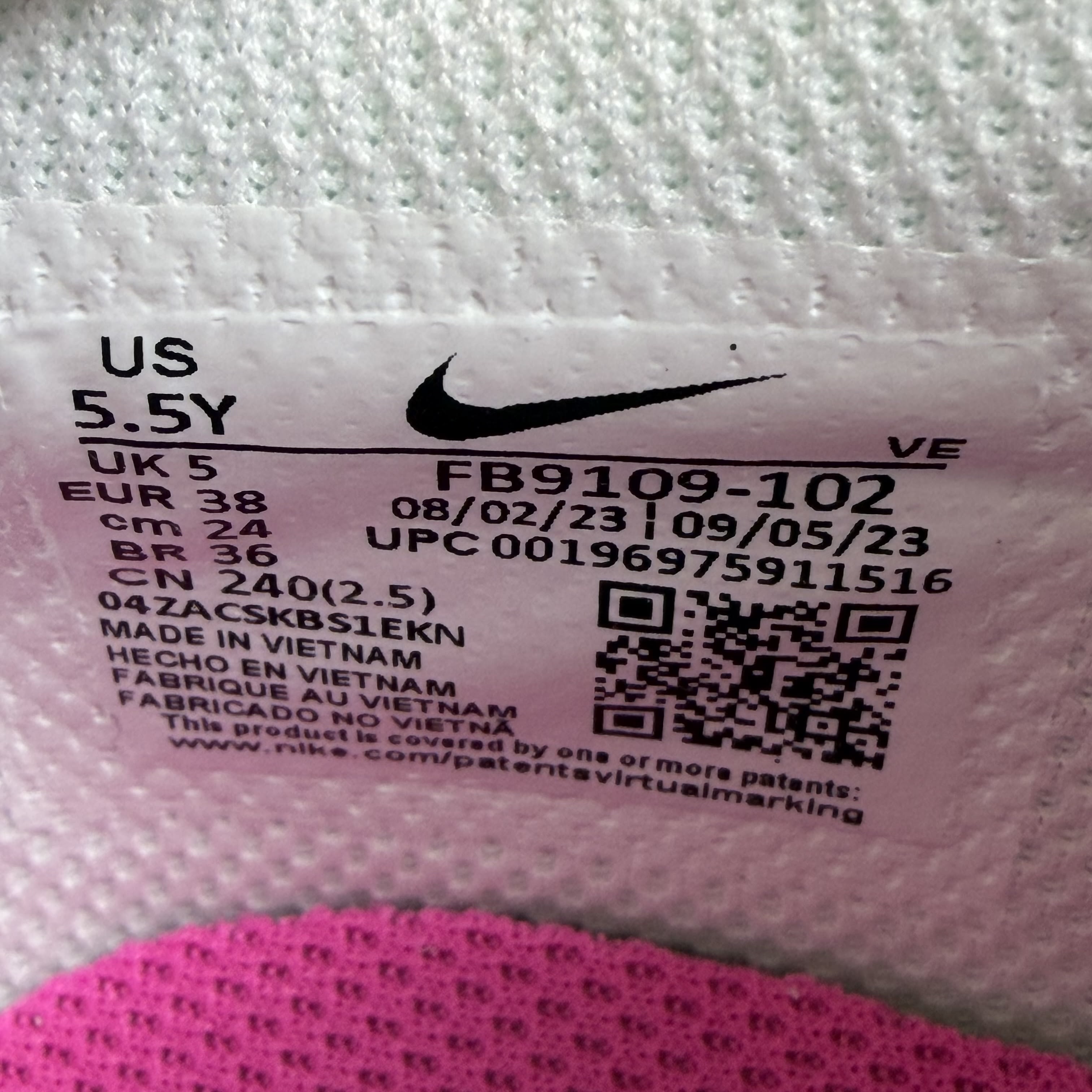 269387 Nike Dunk Low Laser Fuchsia (GS)