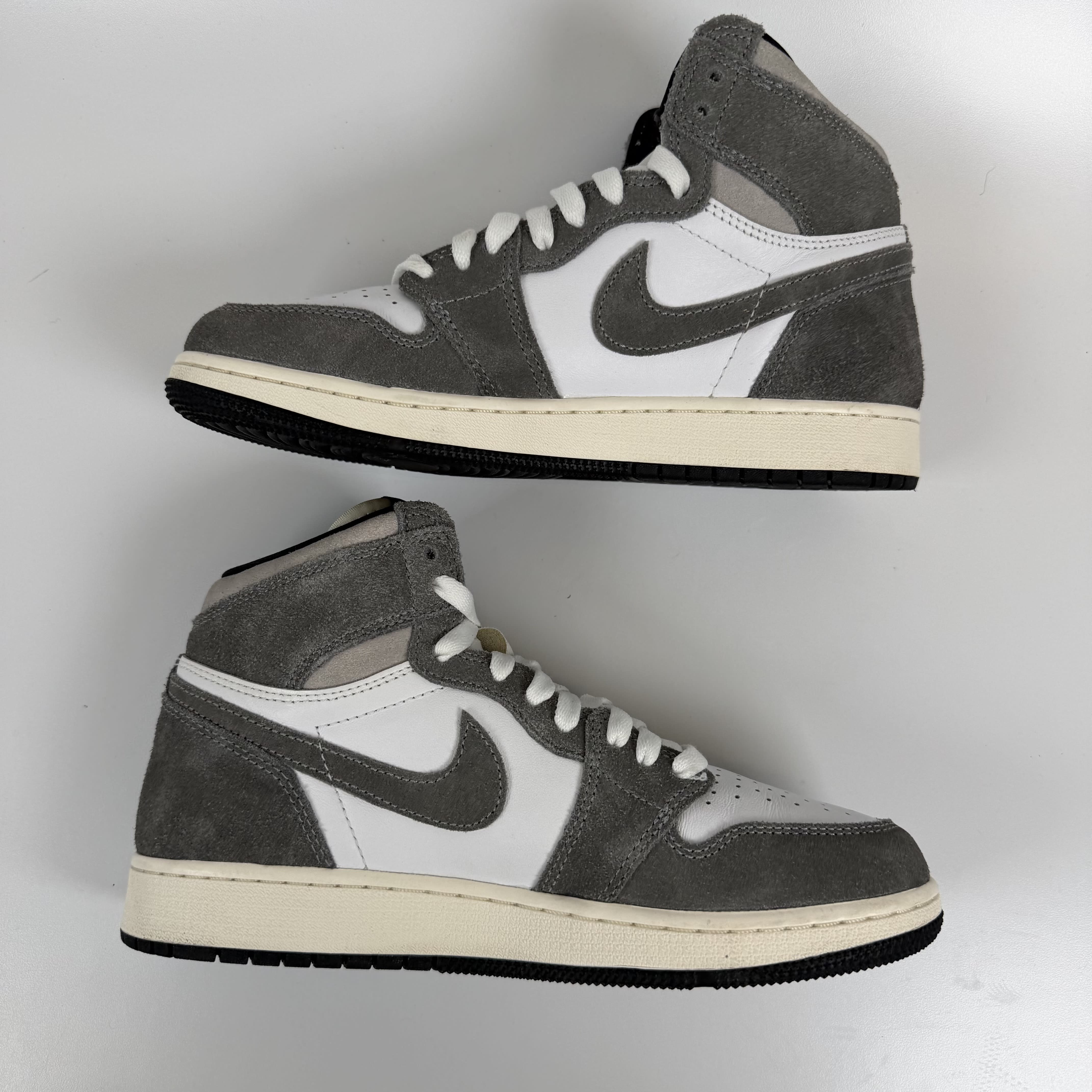 568321 Jordan 1 Retro High OG Washed Black (GS)