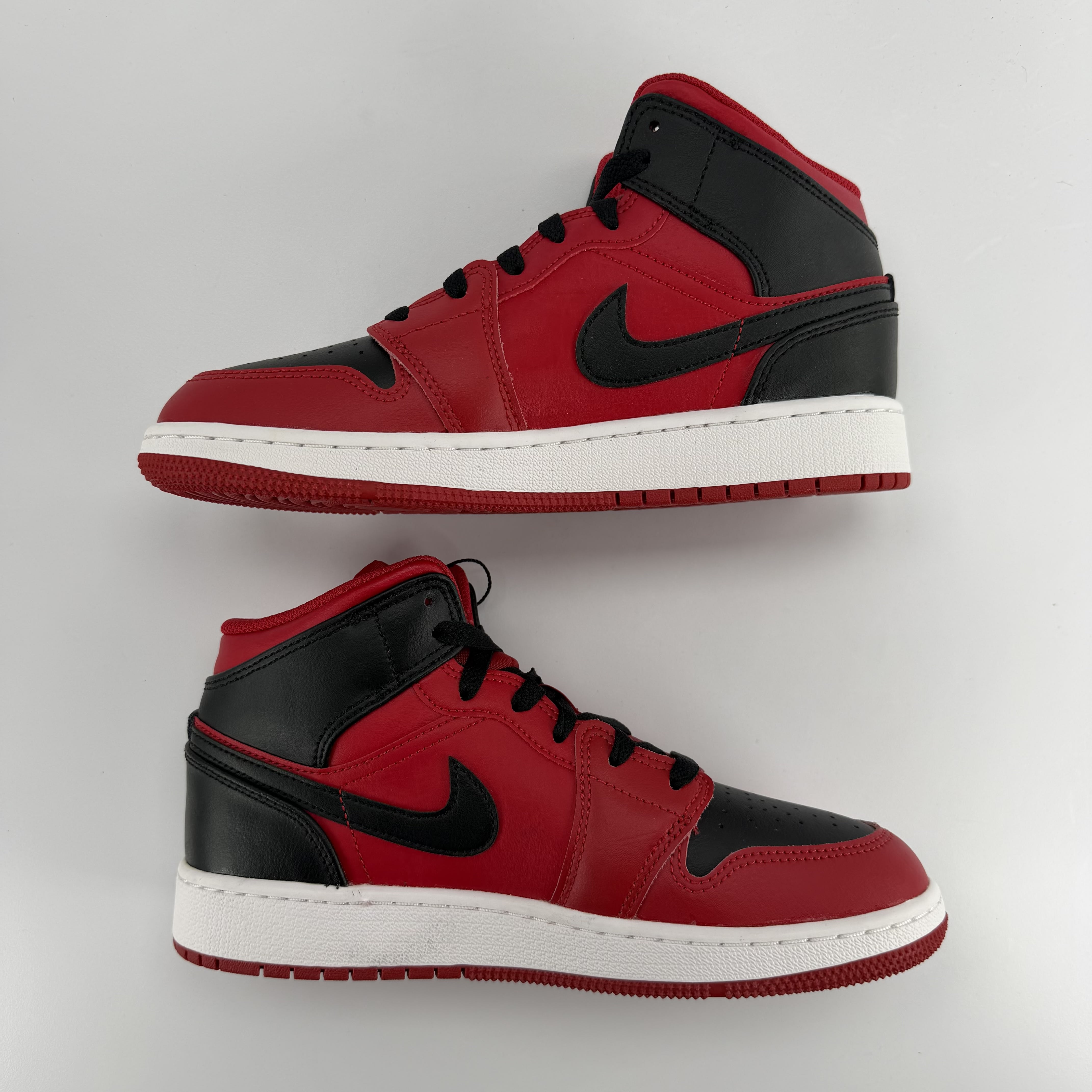 587723 Air Jordan 1 Mid GS 'Reverse Bred'
