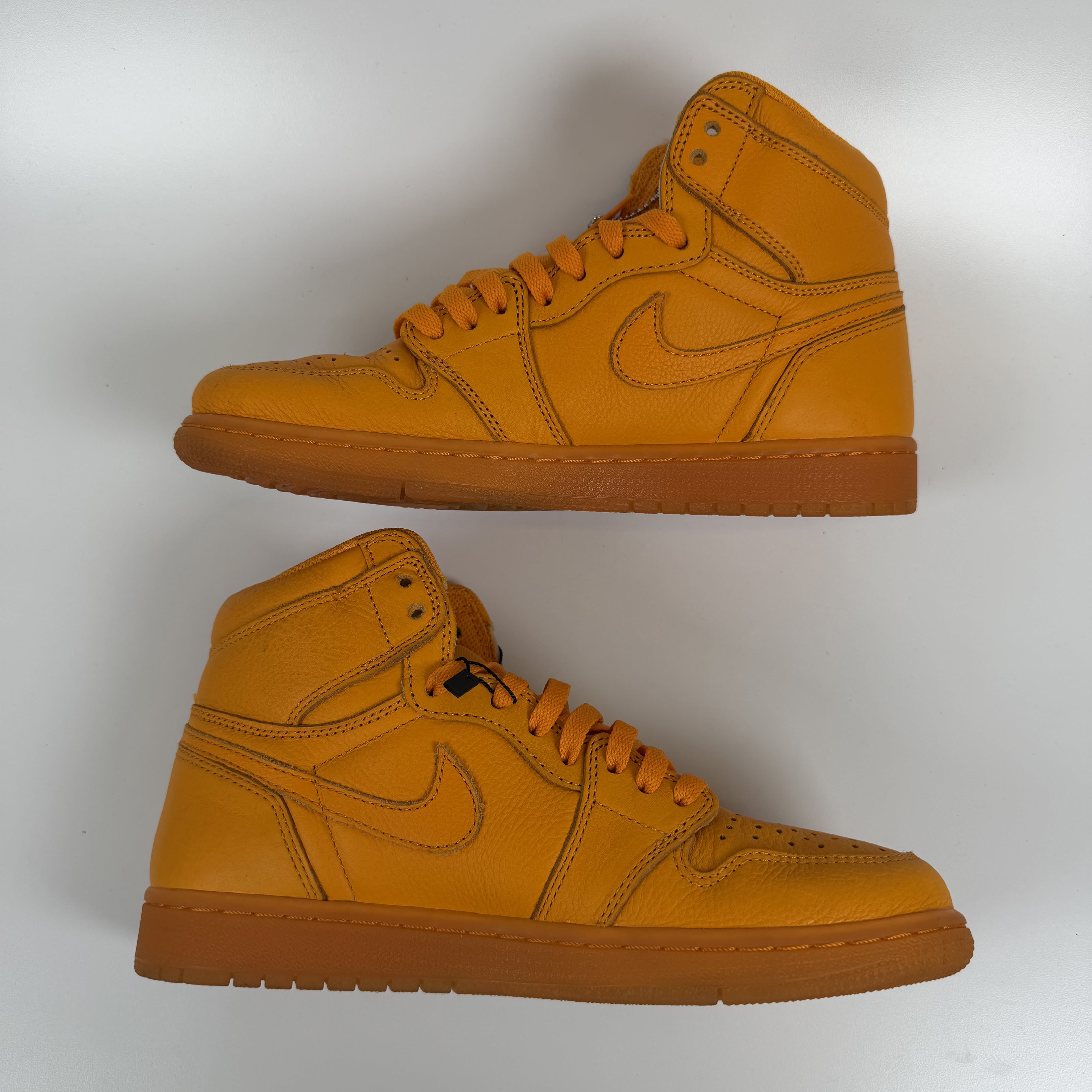 677292 Air Jordan 1 Retro High OG G8RD 'Orange Peel'