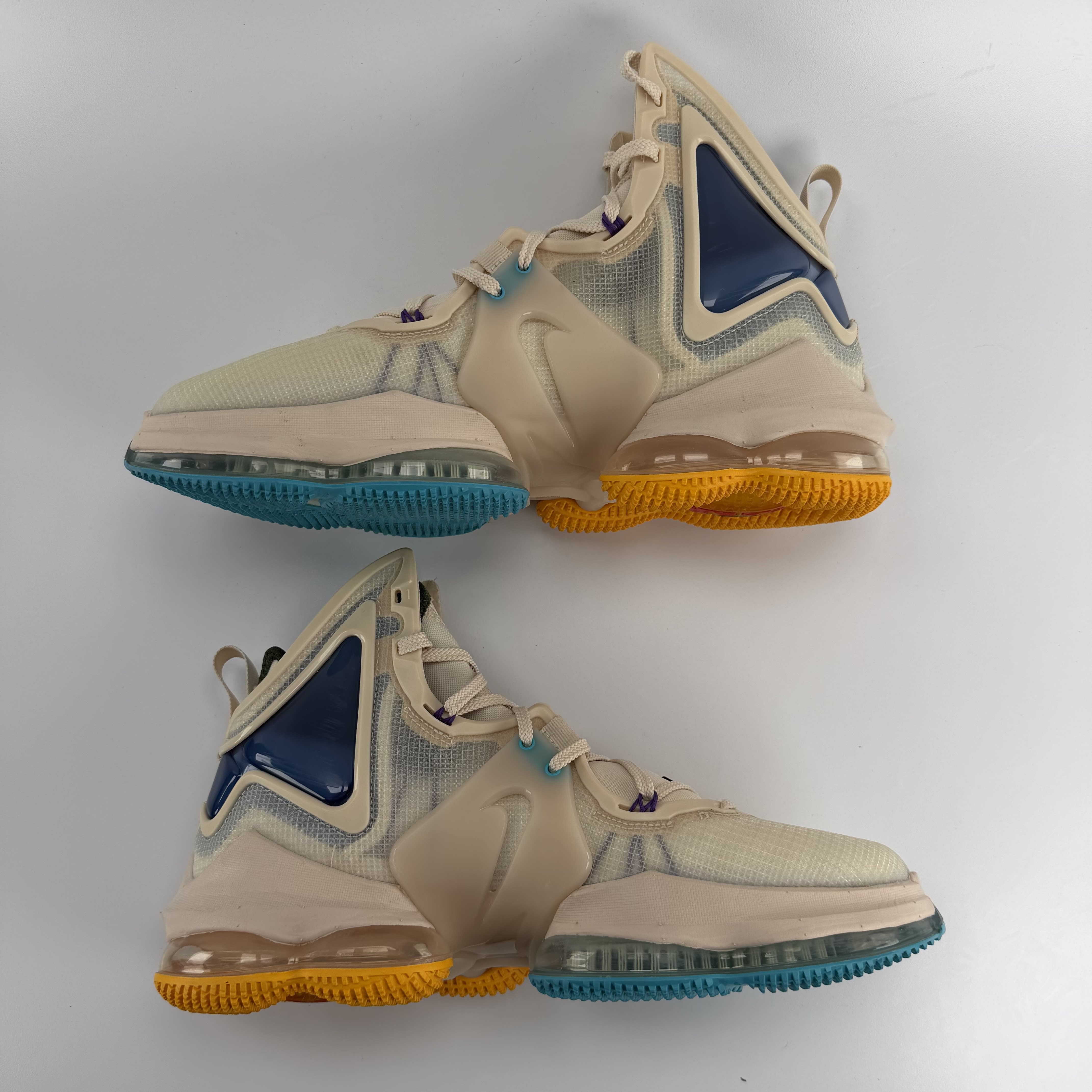 469395 Nike LeBron 19 Minneapolis Lakers