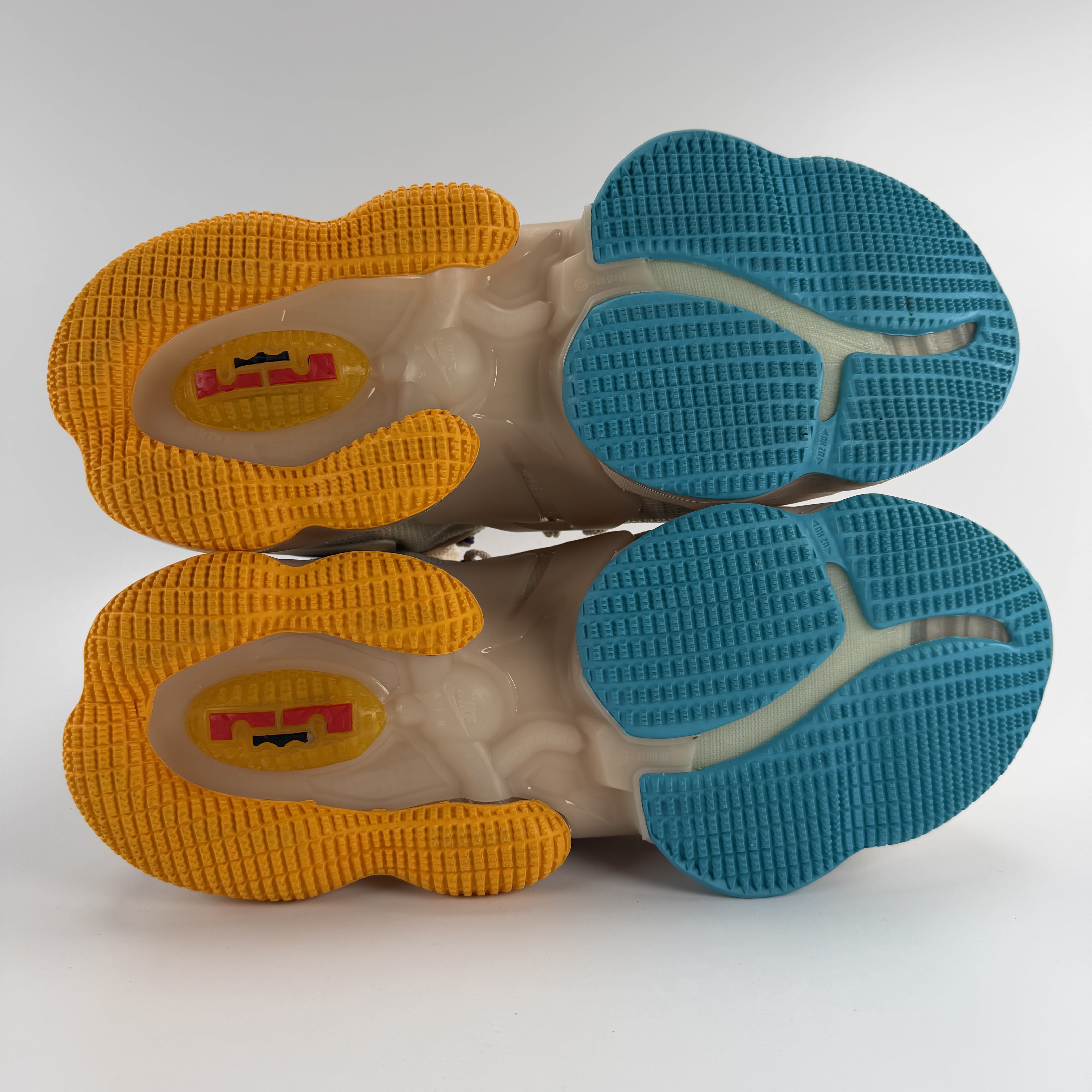 469395 Nike LeBron 19 Minneapolis Lakers