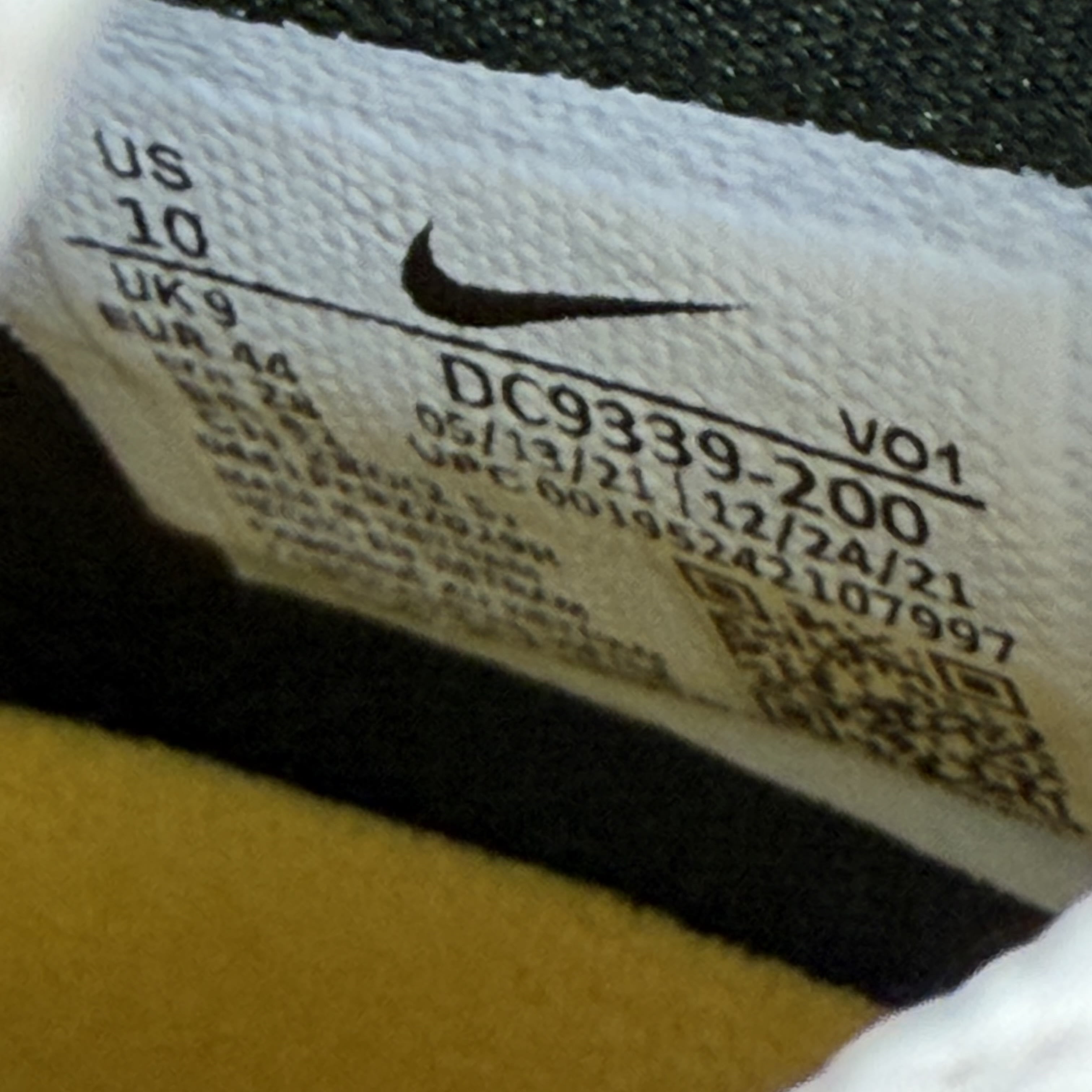 469395 Nike LeBron 19 Minneapolis Lakers