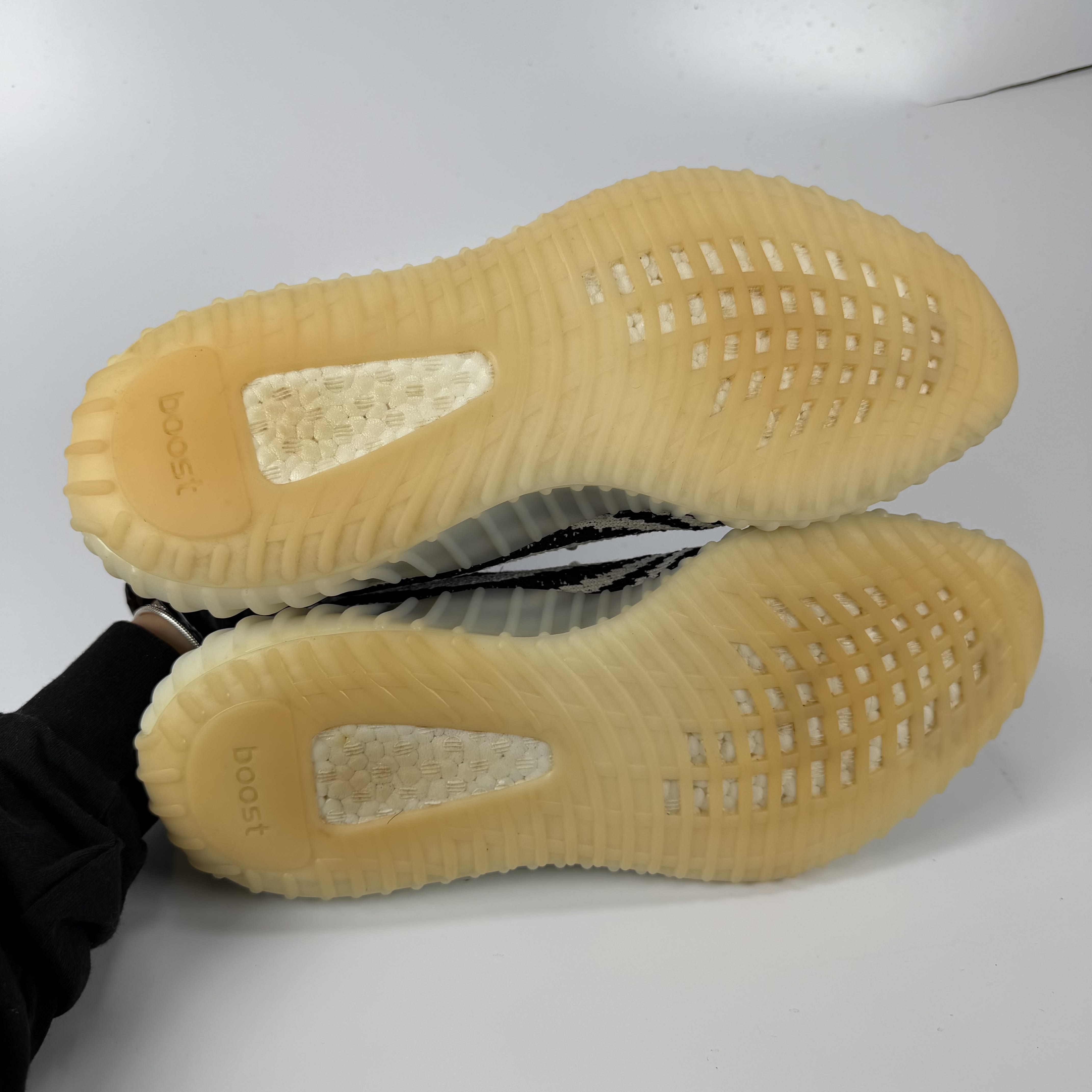 819417 adidas Yeezy Boost 350 V2 Zebra