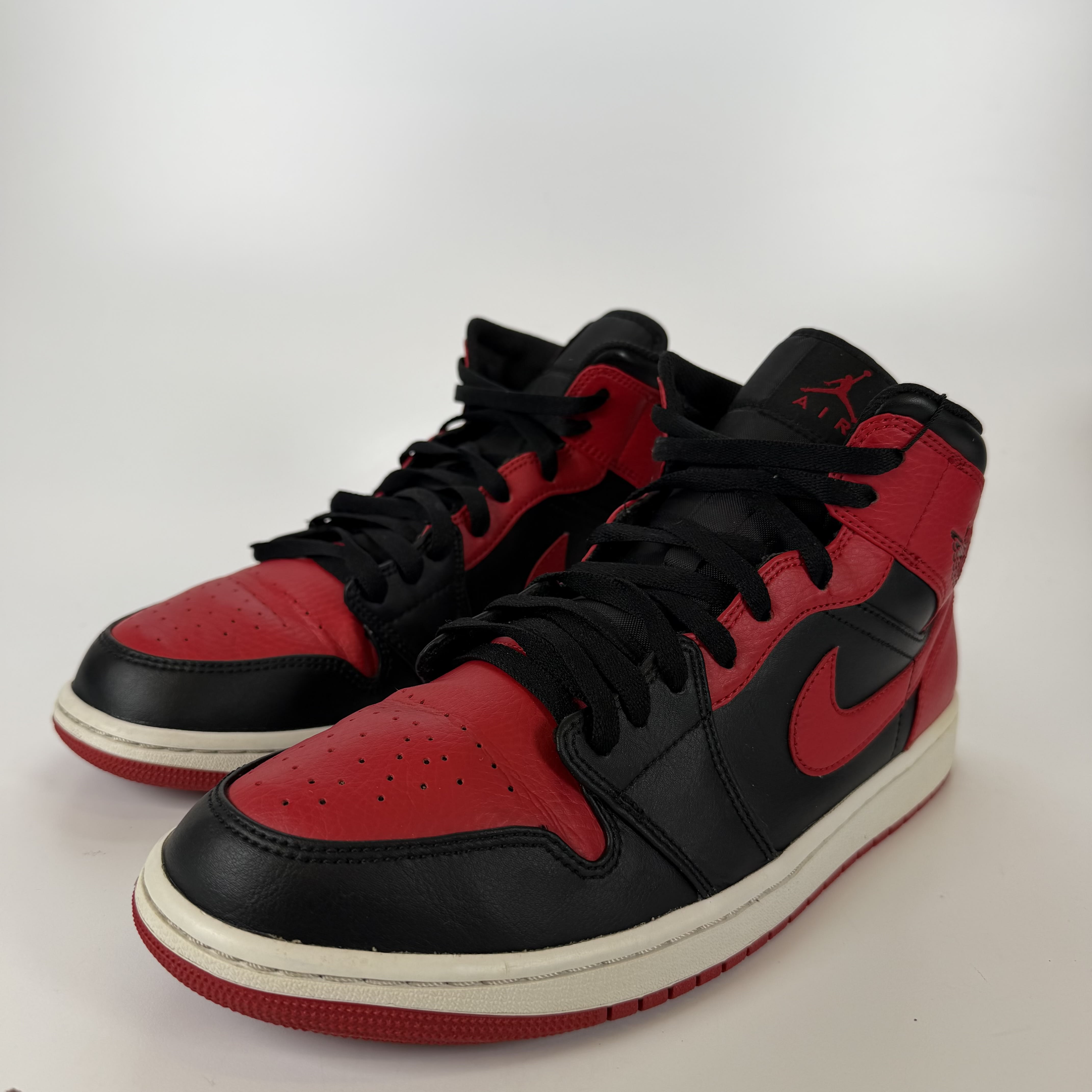 SP3349 Jordan 1 Mid Banned (2020)