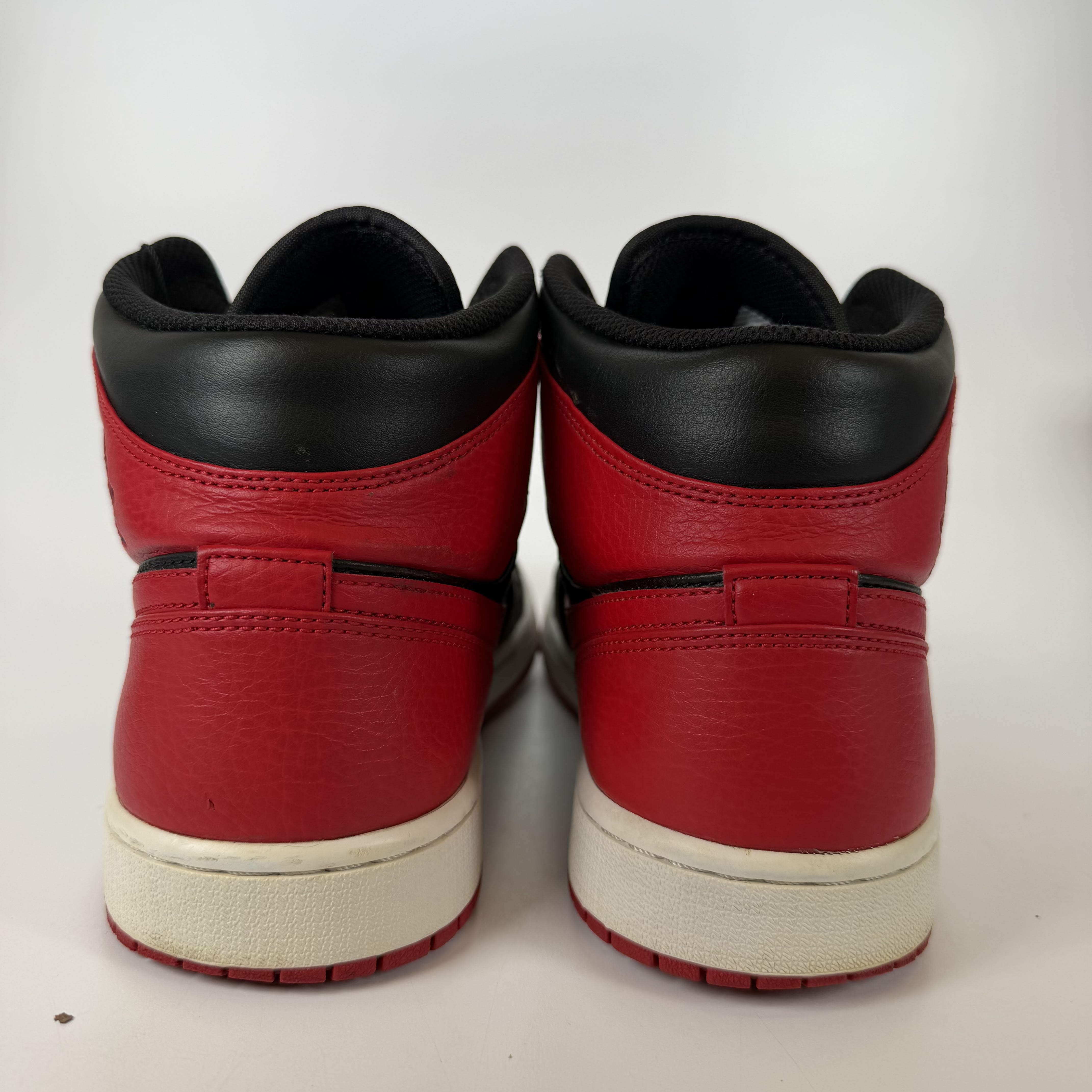 SP3349 Jordan 1 Mid Banned (2020)