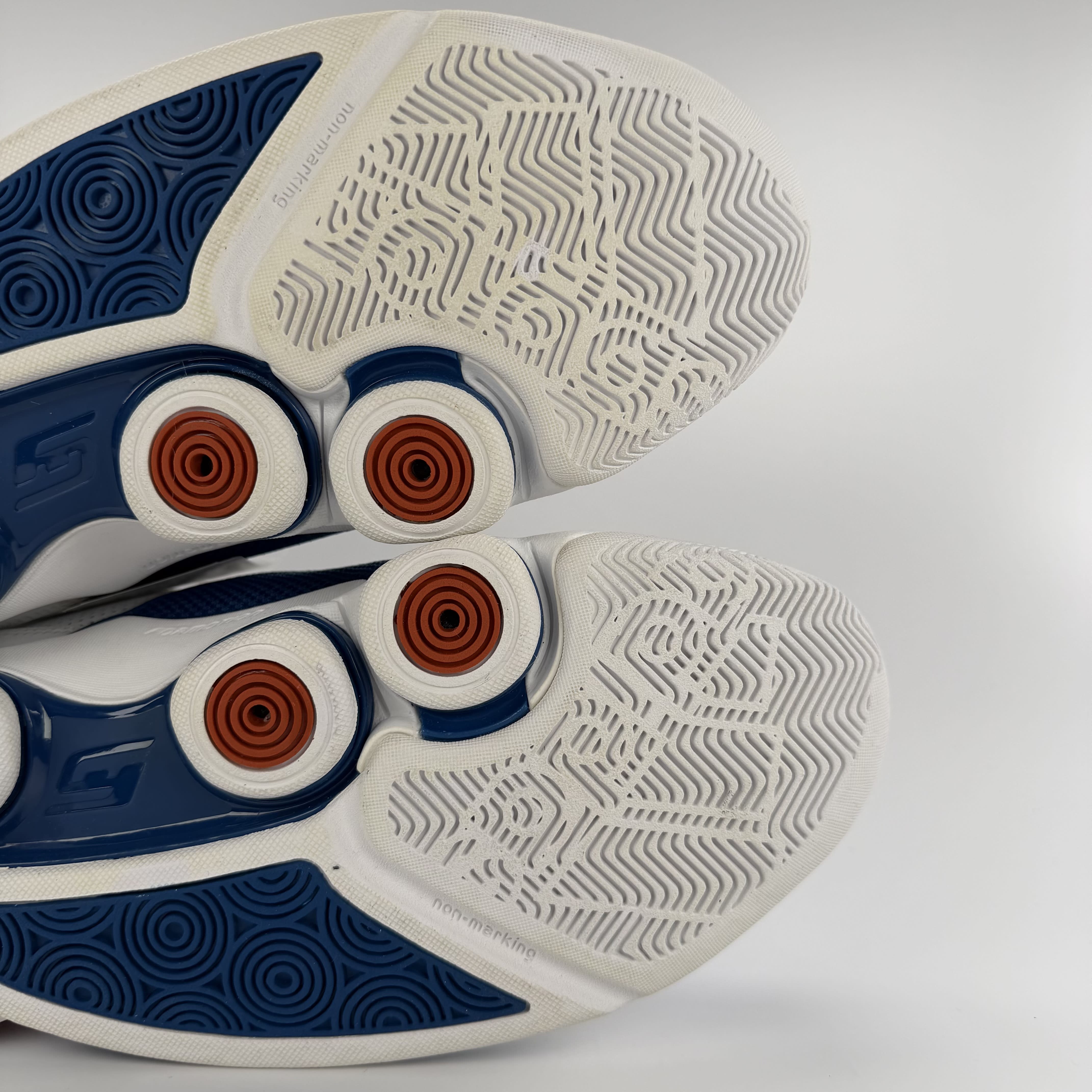 509621 Adidas Gil Zero Mid